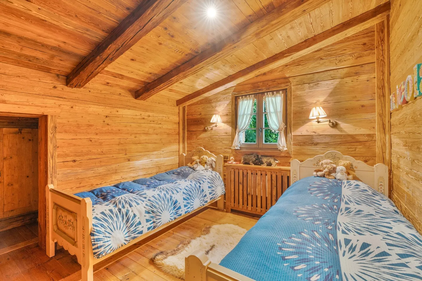 Außergewöhnliches Chalet nur wenige Schritte vom Crans-Montana Golfplatz entfernt - Foto 15 von 22