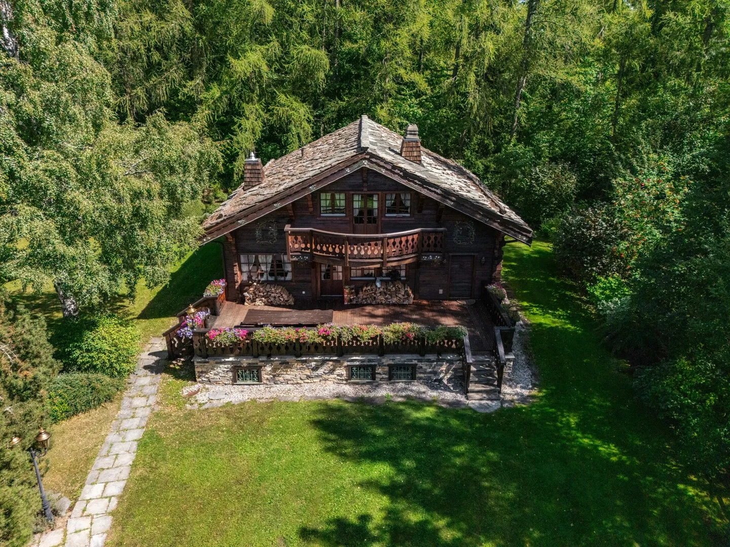 Außergewöhnliches Chalet nur wenige Schritte vom Crans-Montana Golfplatz entfernt - Foto 18 von 22