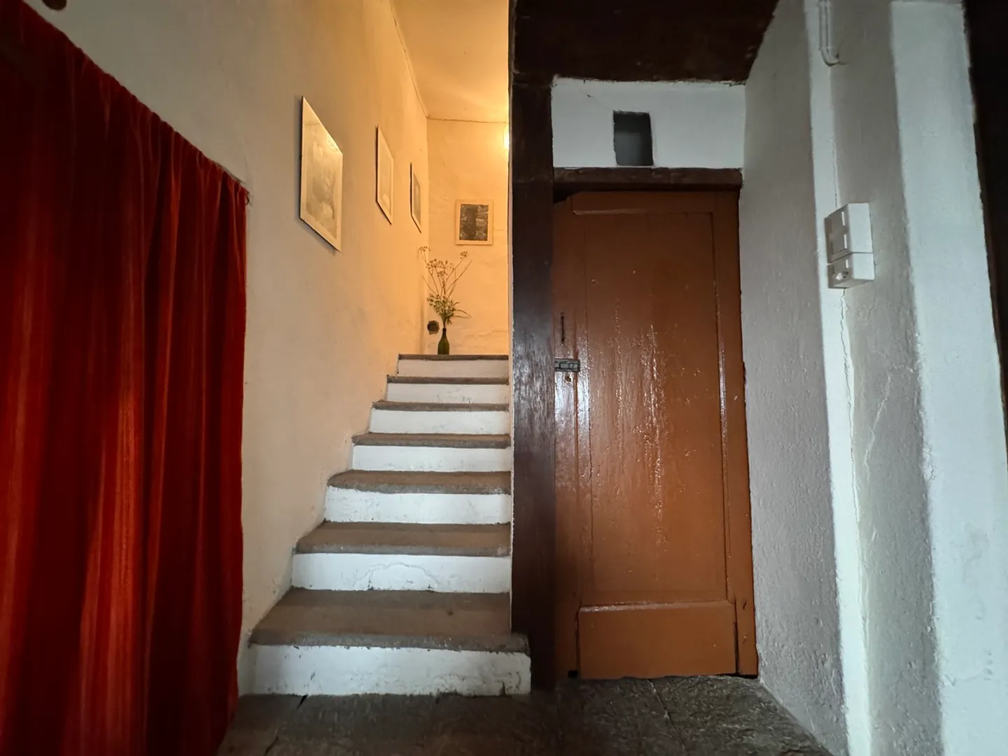 RUSTIC HOUSE IN THE HISTORICAL CENTER - Photo 3 of 12