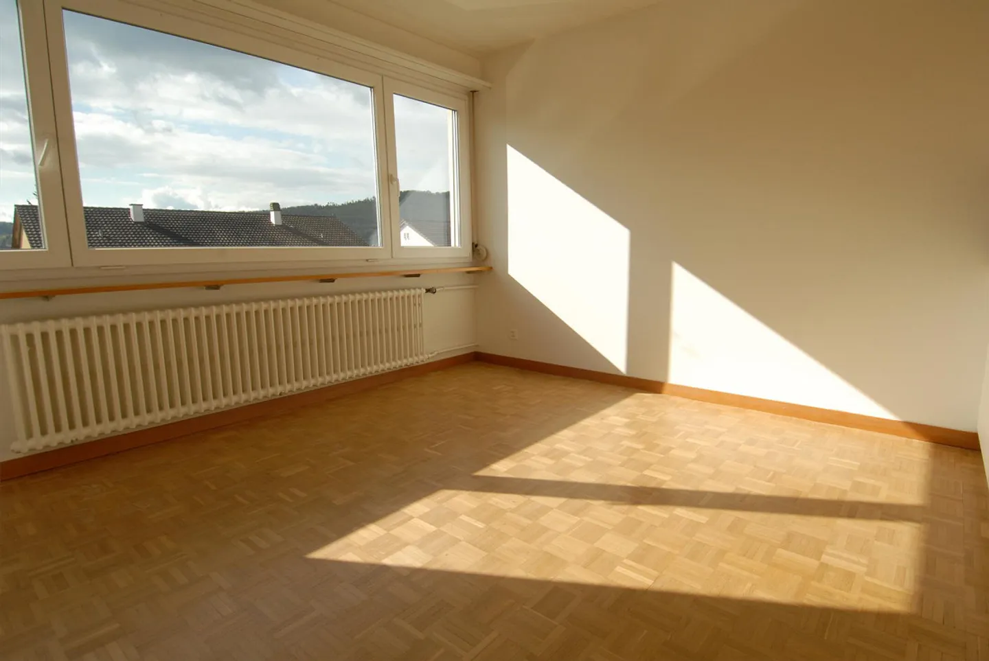 Living in a quiet location! Spacious apartment near the forest edge! - Photo 1 of 5