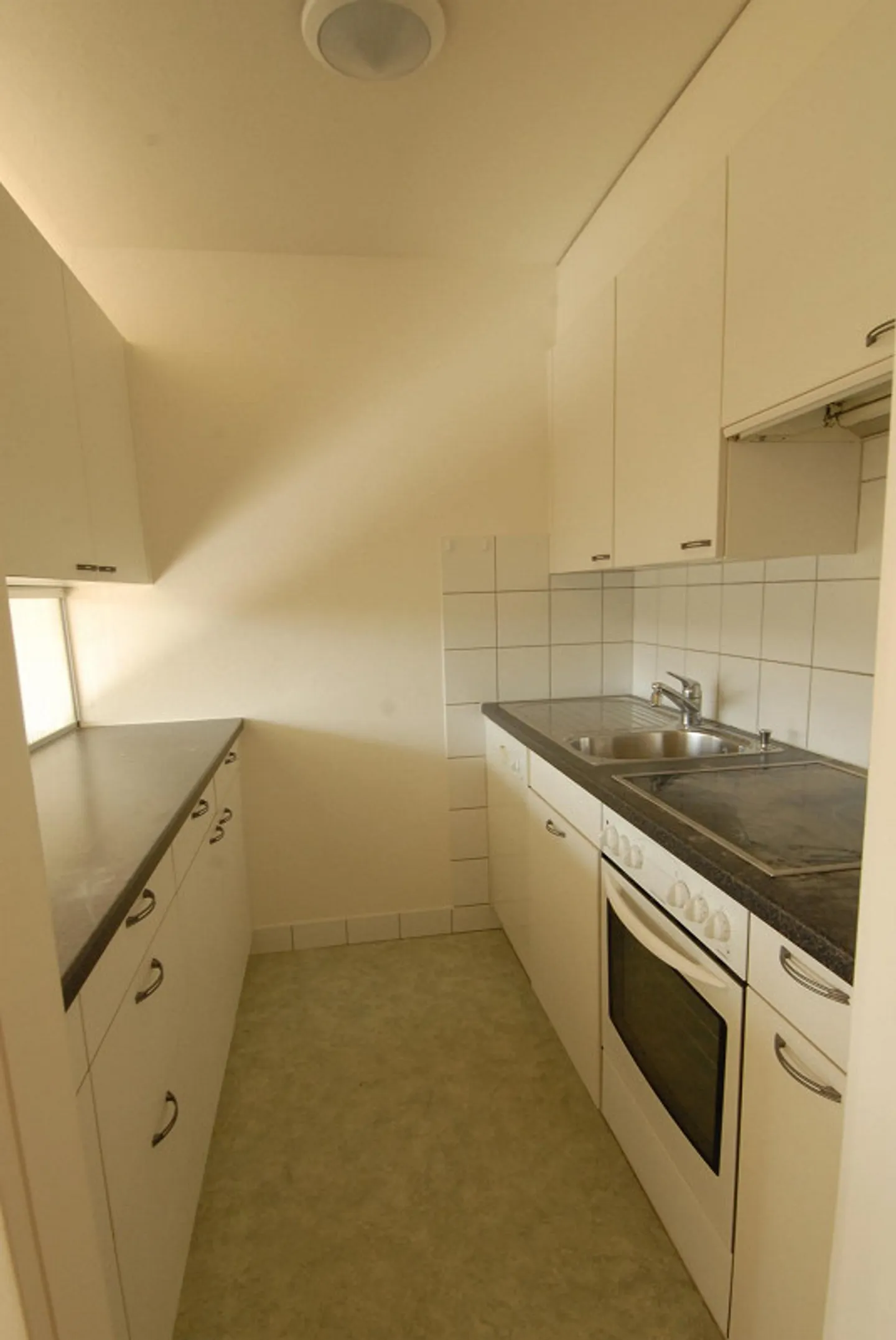 Living in a quiet location! Spacious apartment near the forest edge! - Photo 4 of 5