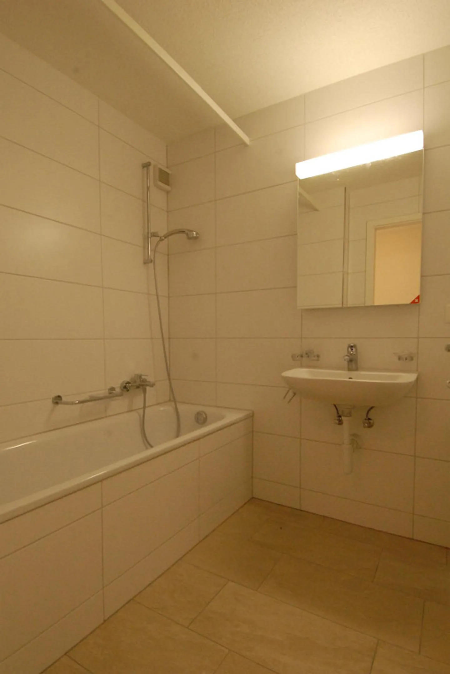 Living in a quiet location! Spacious apartment near the forest edge! - Photo 2 of 5