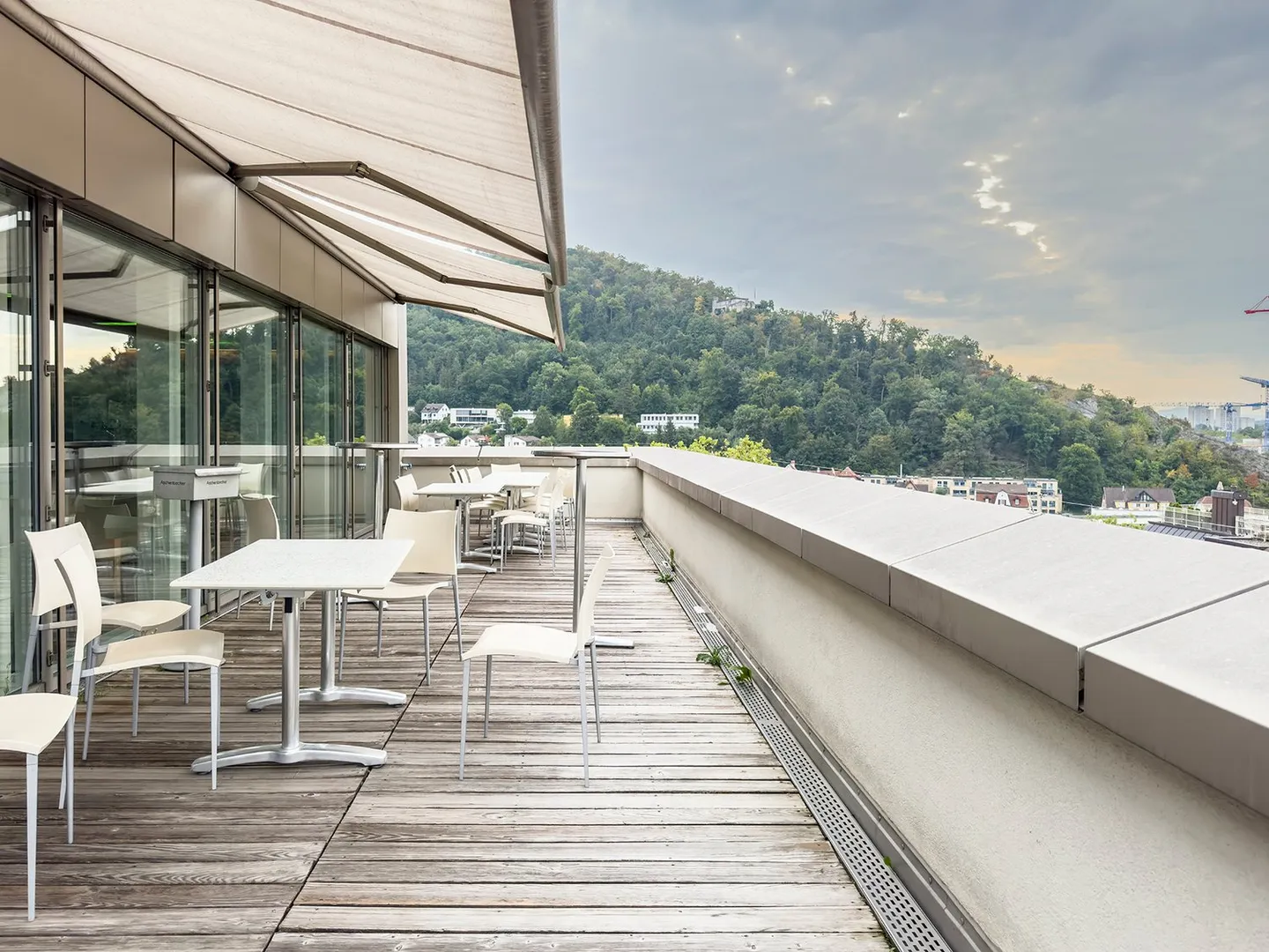 In the city center: office or practice rooms directly at the train station - Photo 8 of 14