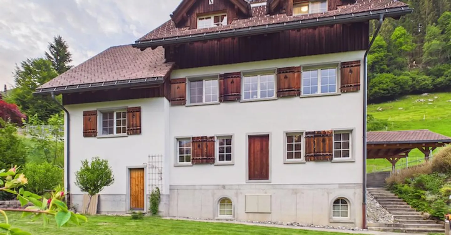 Familienhaus mit grossem Garten und Bergblick  Ihr Rückzugsort oberhalb von Näfels - Foto 1 di 11