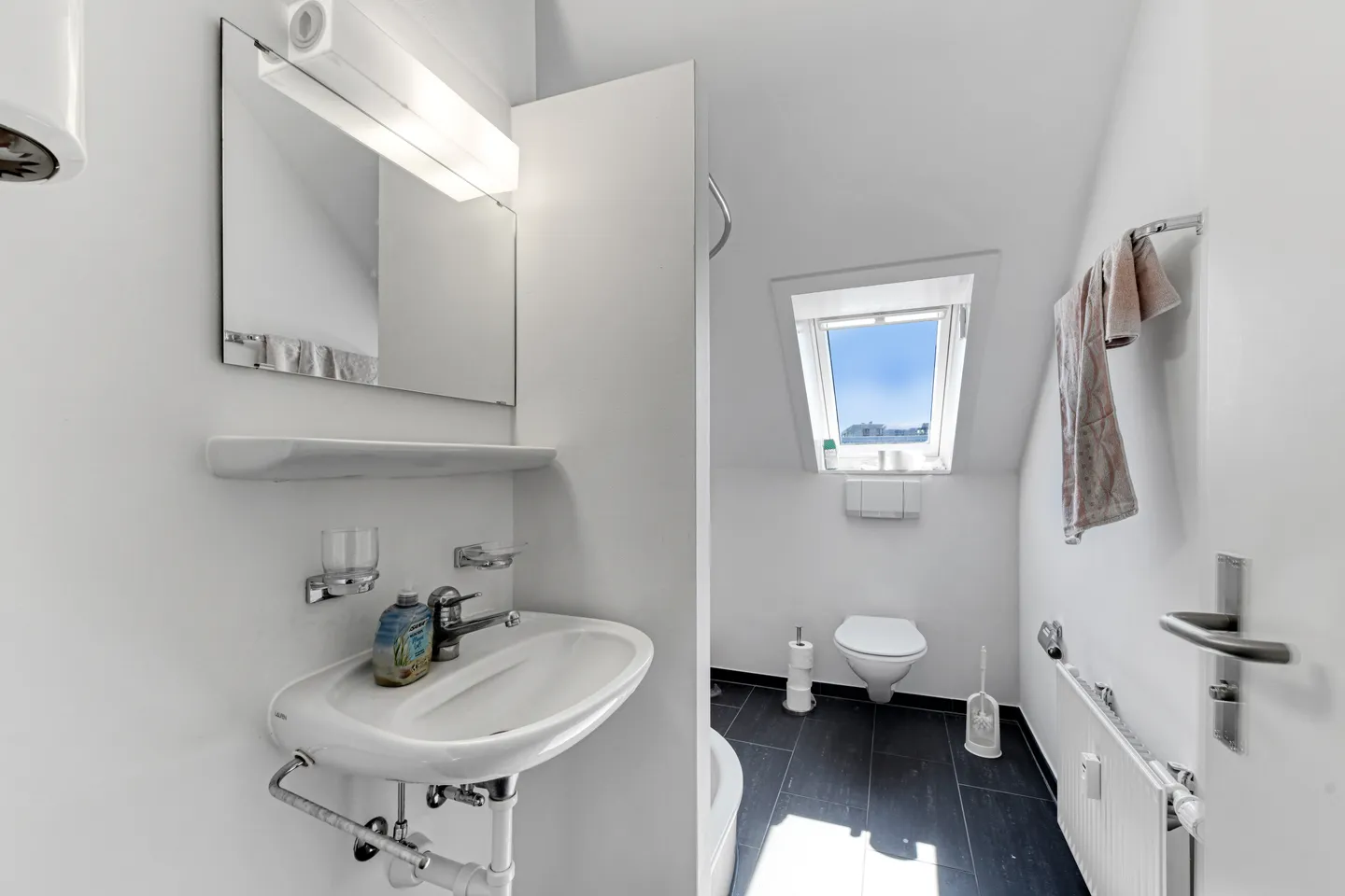 Office space for rent - Photo 3 of 9