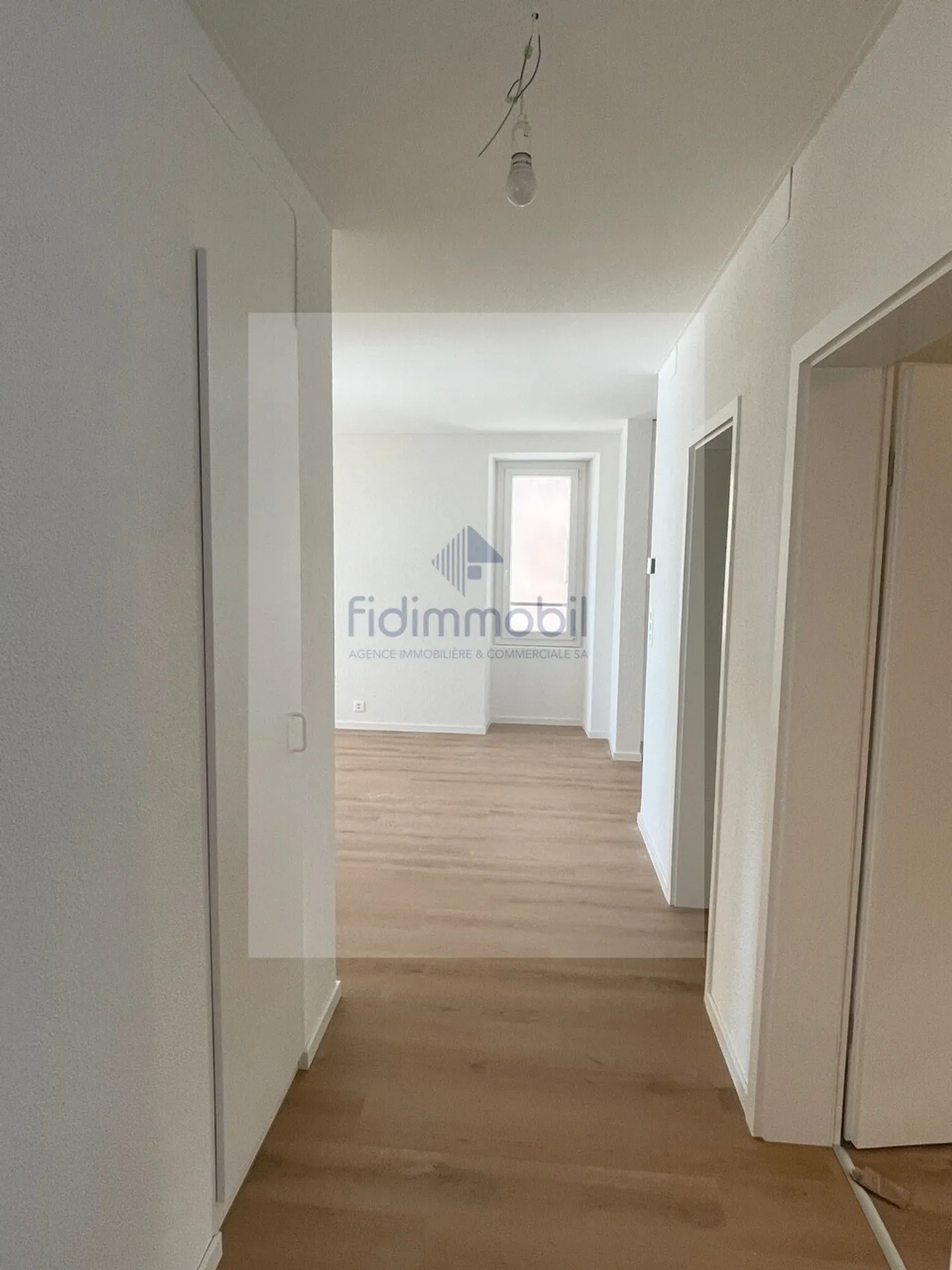 Appartement avec 3,5 pièces entièrement rénové - Photo 3 sur 7
