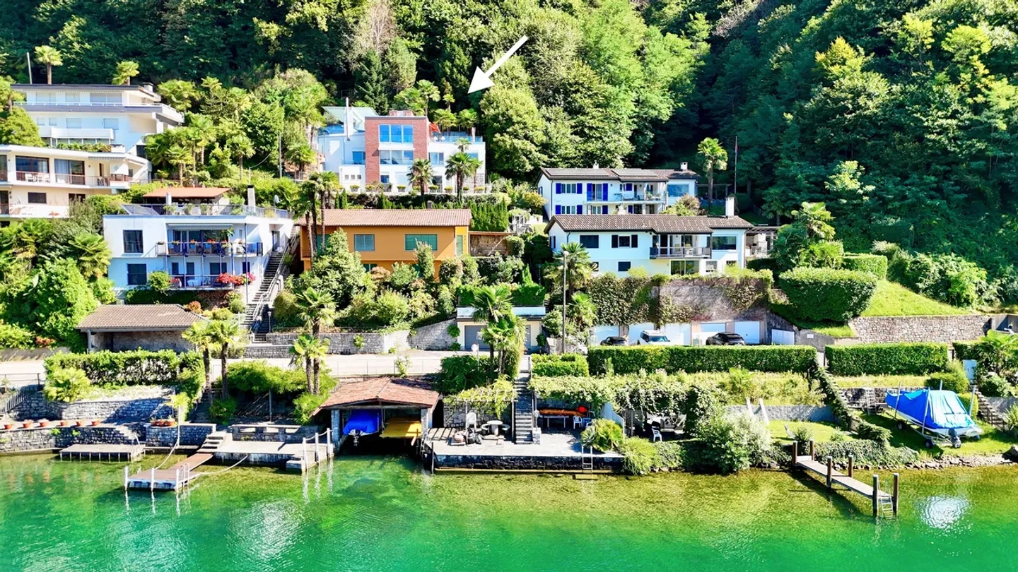 Helle Villa mit Garten, Pool und Blick auf den Luganersee - Foto 1 von 10