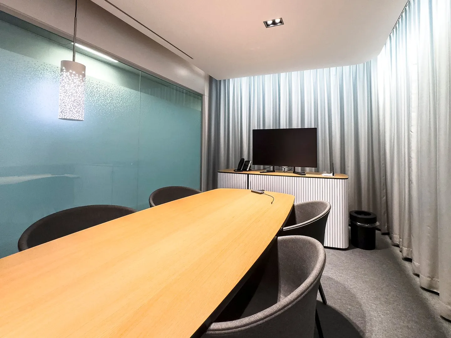 In the city center: office or practice rooms directly at the train station - Photo 14 of 14