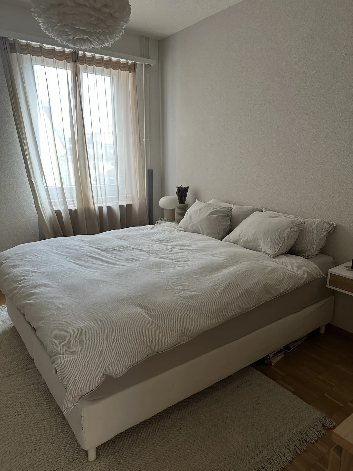 APPARTEMENT 2 PIÈCES À ZURICH - DISTRICT 8 SEEFELD/MÜHLEBACH, MEUBLÉ, TEMPORAIRE - Photo 2 sur 4