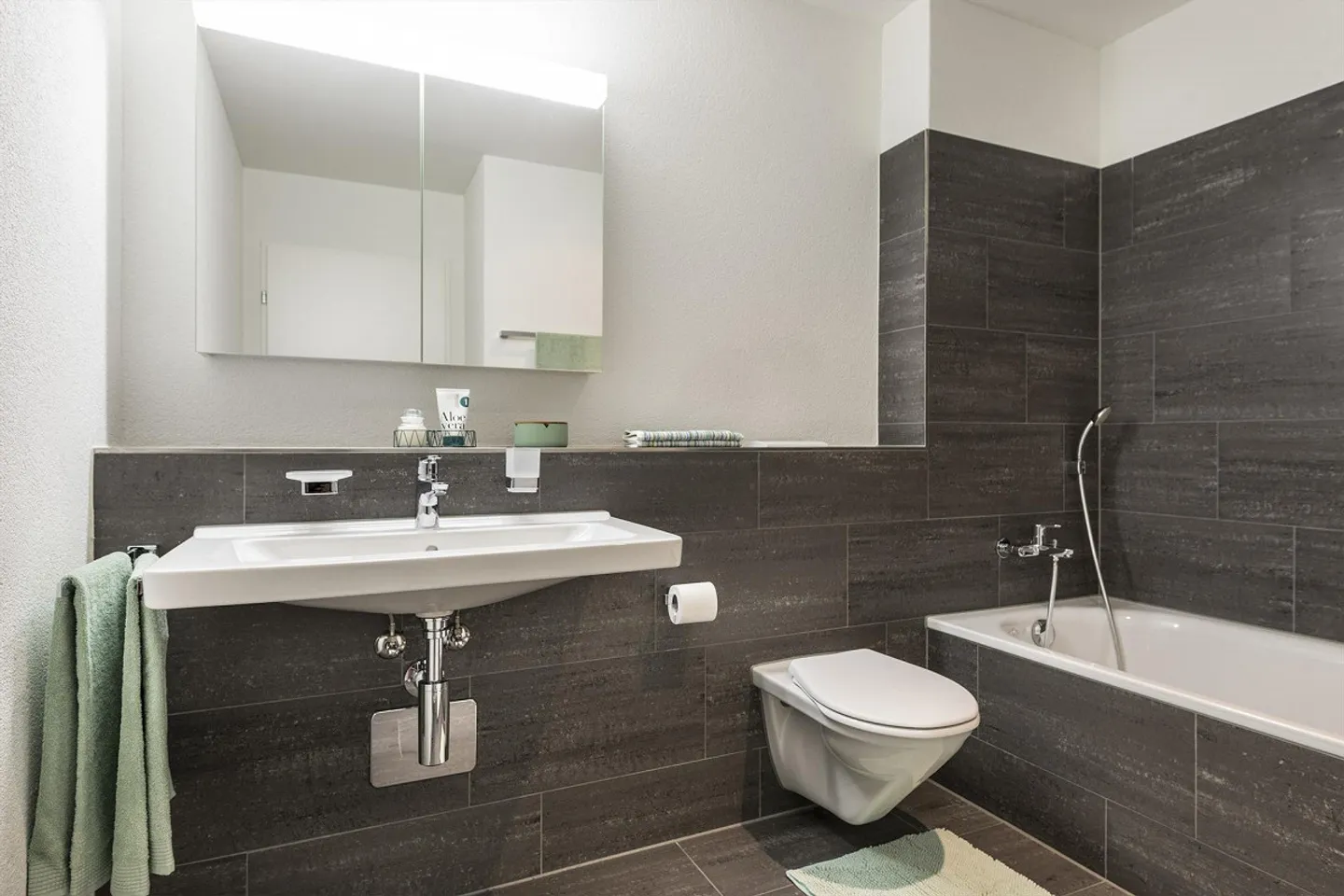 Your new family residence with spacious seating area - Photo 3 of 8