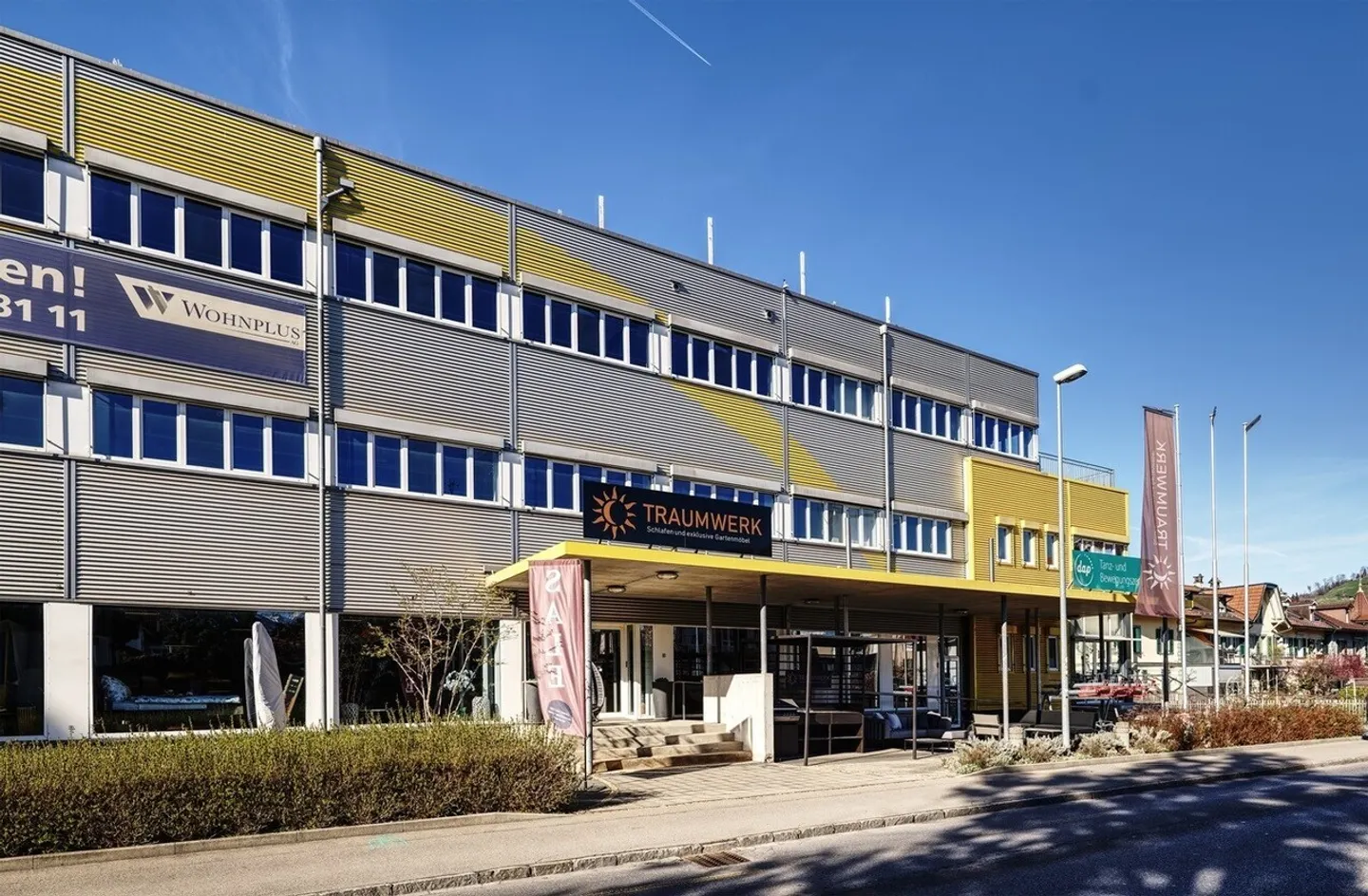 Espace de vente attrayant au rez-de-chaussée (division en 2 unités possible) - Photo 9 sur 13
