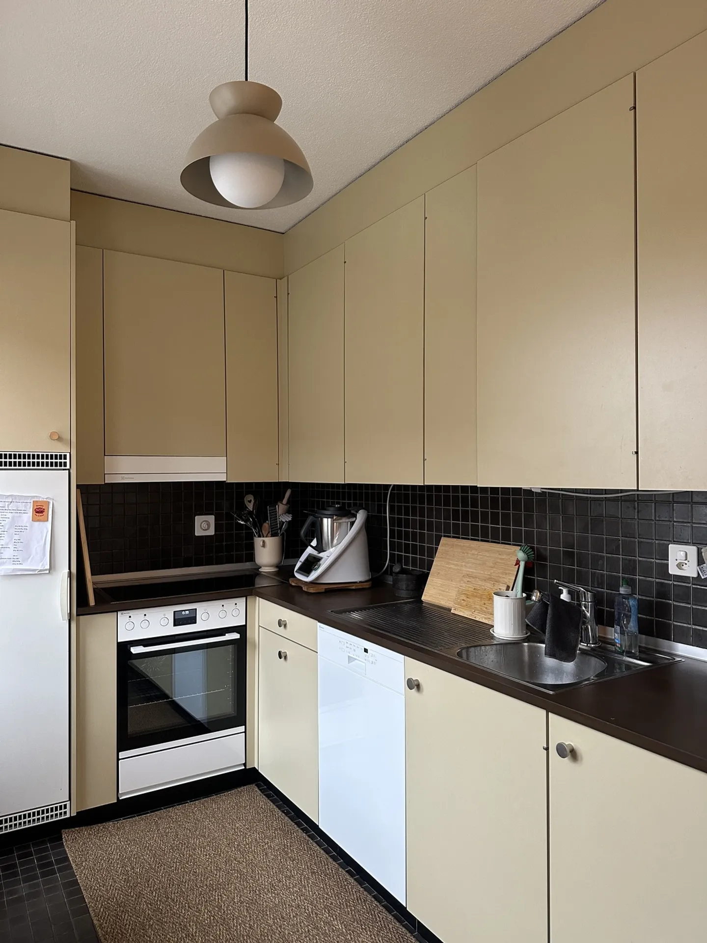 APPARTEMENT 2 PIÈCES À ZURICH - DISTRICT 8 SEEFELD/MÜHLEBACH, MEUBLÉ, TEMPORAIRE - Photo 4 sur 4