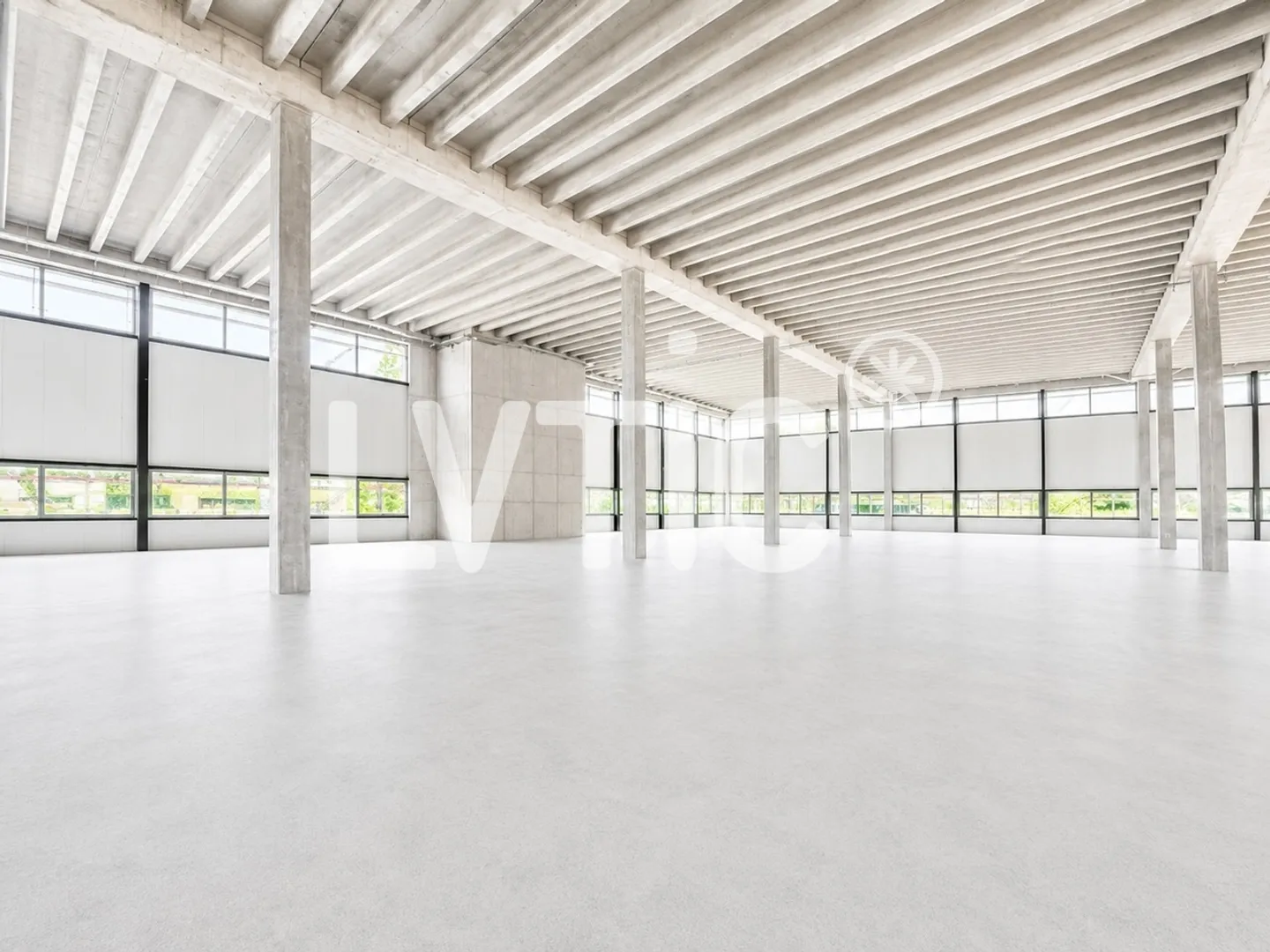 Capannone industriale, uffici di 6600 m2 divisibili in affitto a Domdidier - Foto 4 di 12