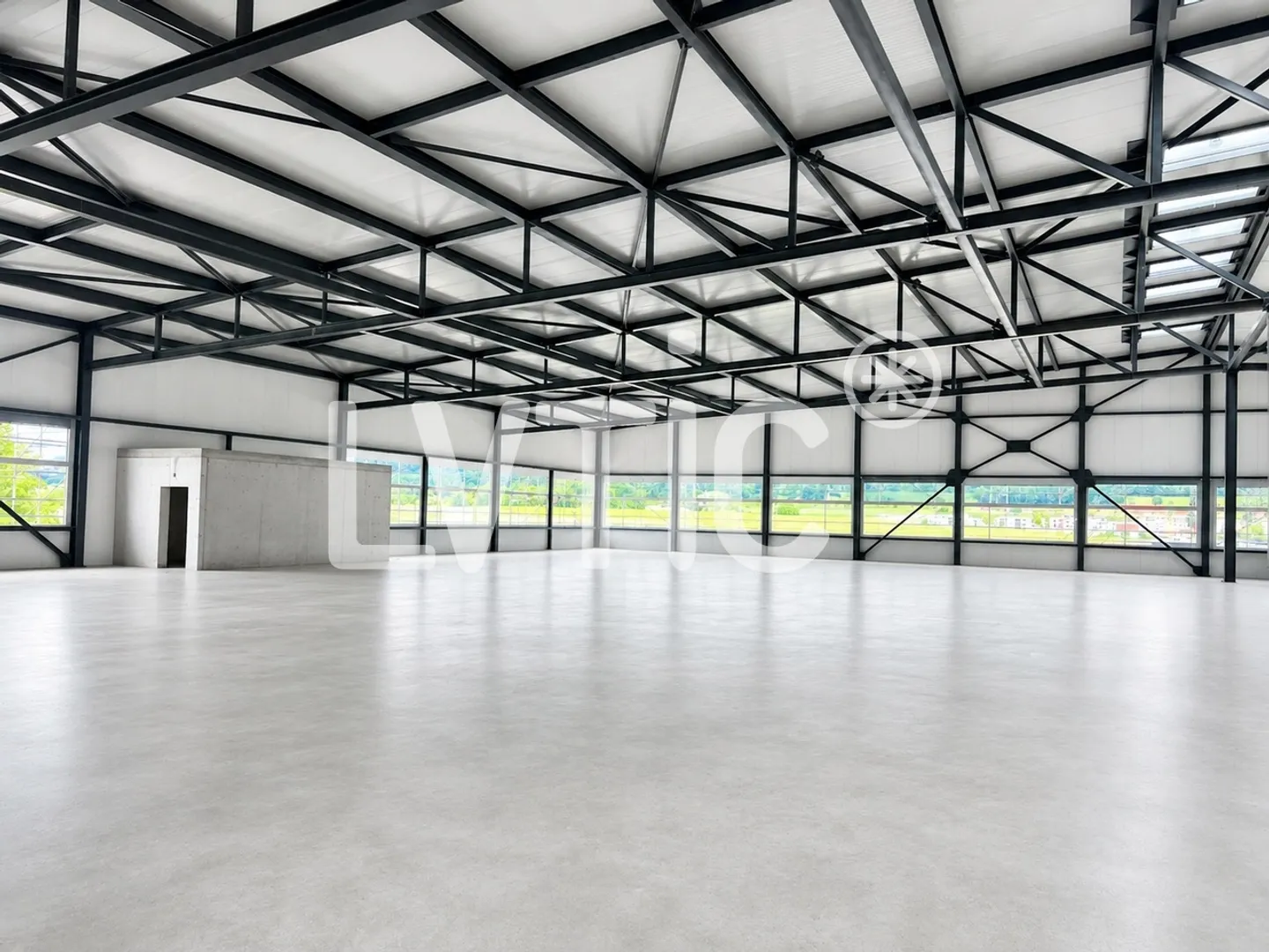 Capannone industriale, uffici di 6600 m2 divisibili in affitto a Domdidier - Foto 9 di 12