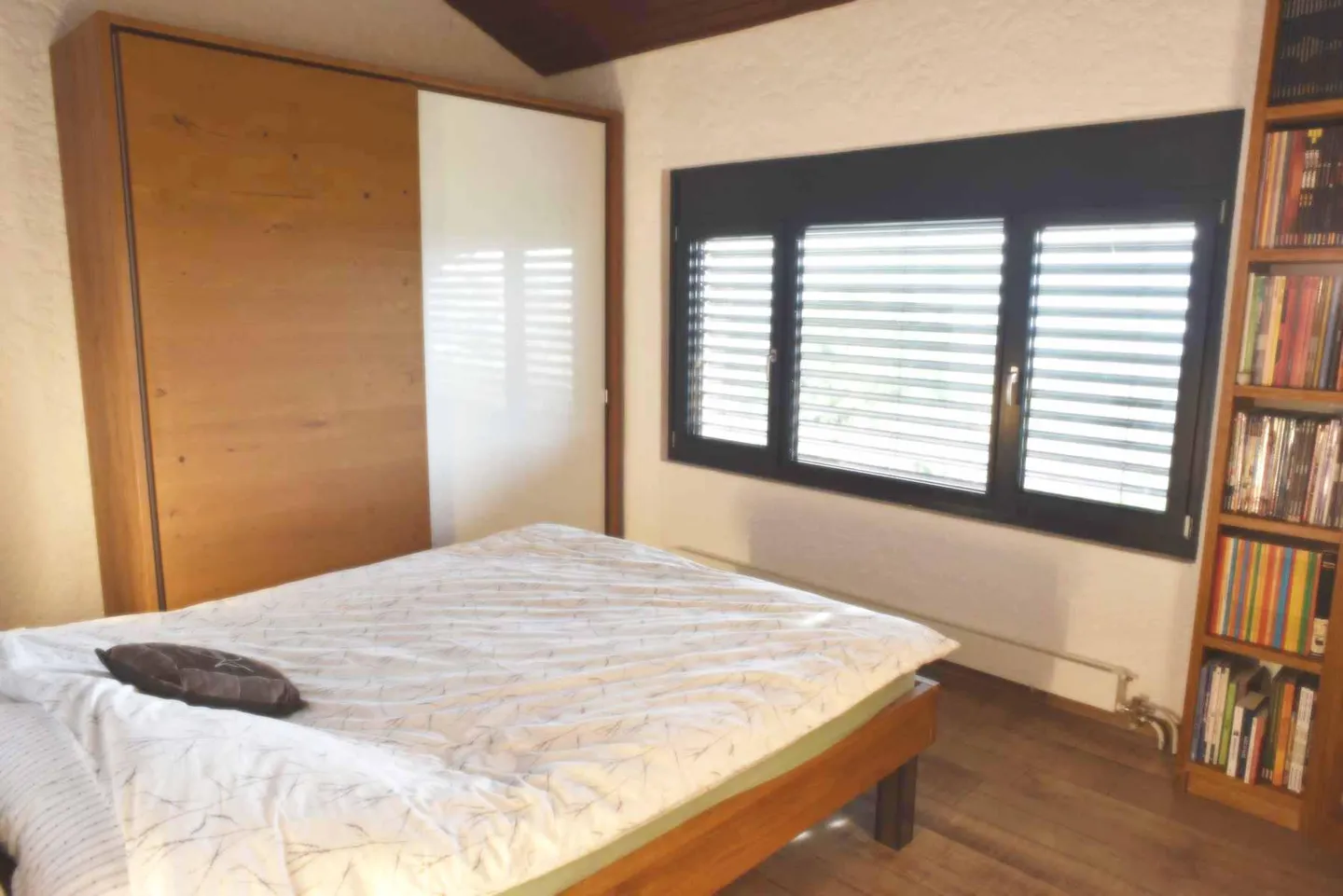 View of the Lake Large Detached Villa in Yens s/Morges - Photo 13 of 20