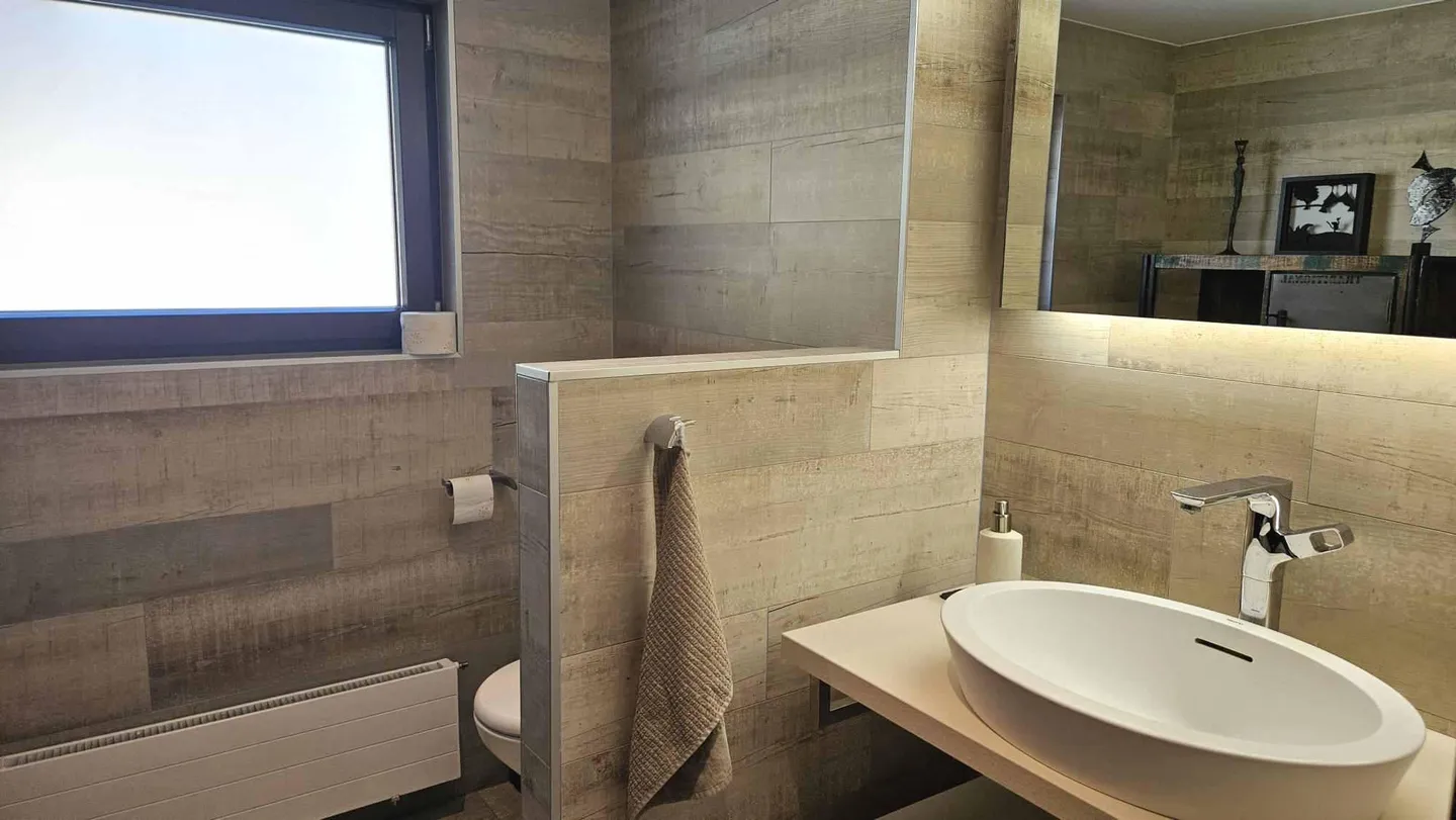 View of the Lake Large Detached Villa in Yens s/Morges - Photo 14 of 20