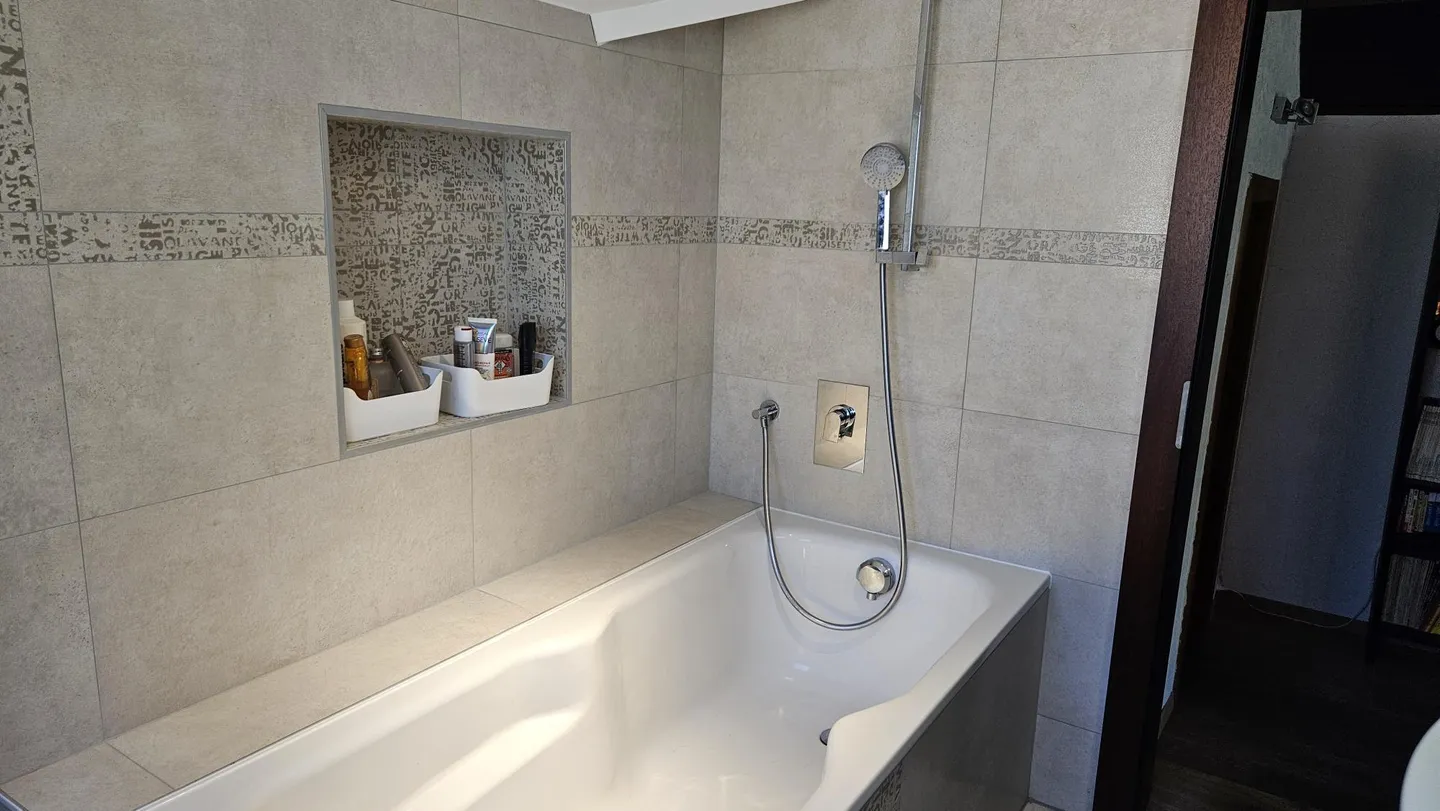 View of the Lake Large Detached Villa in Yens s/Morges - Photo 15 of 20