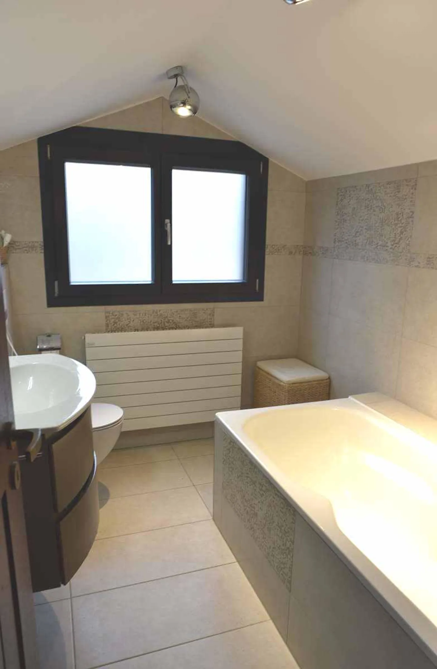 View of the Lake Large Detached Villa in Yens s/Morges - Photo 16 of 20