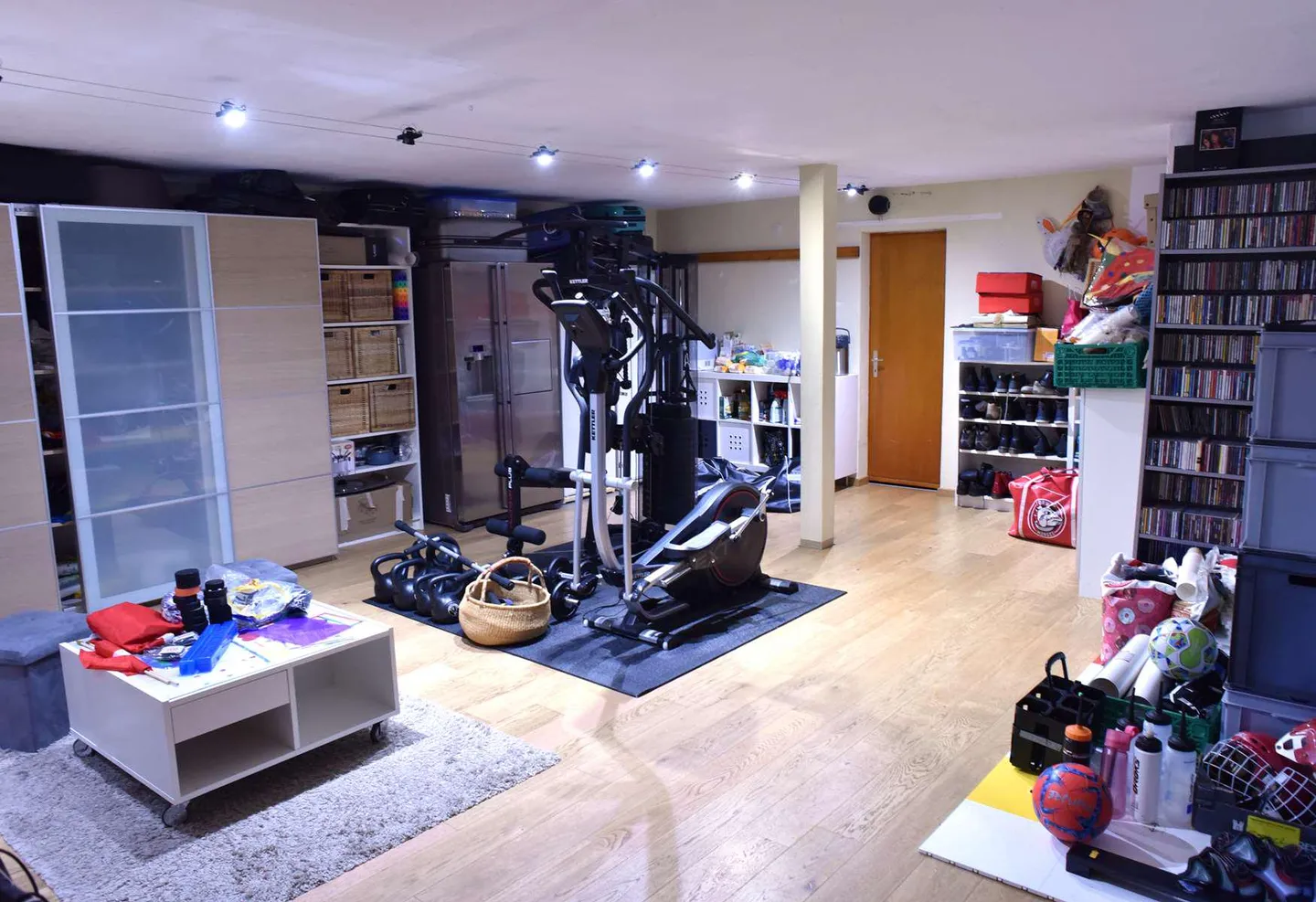 View of the Lake Large Detached Villa in Yens s/Morges - Photo 18 of 20