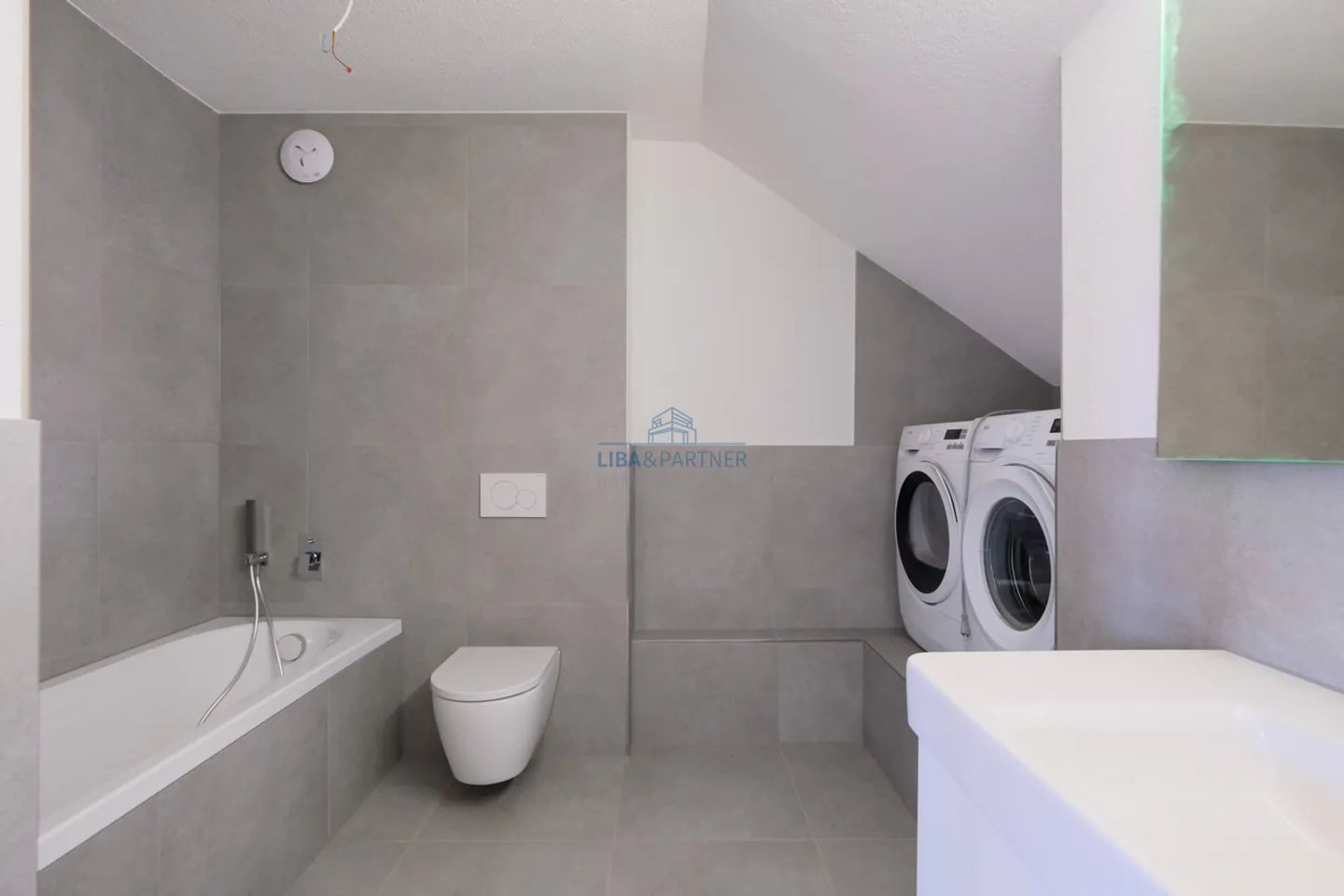 Maisonette completamente ristrutturata con un tocco elegante, antico incontra moderno - Foto 11 di 13