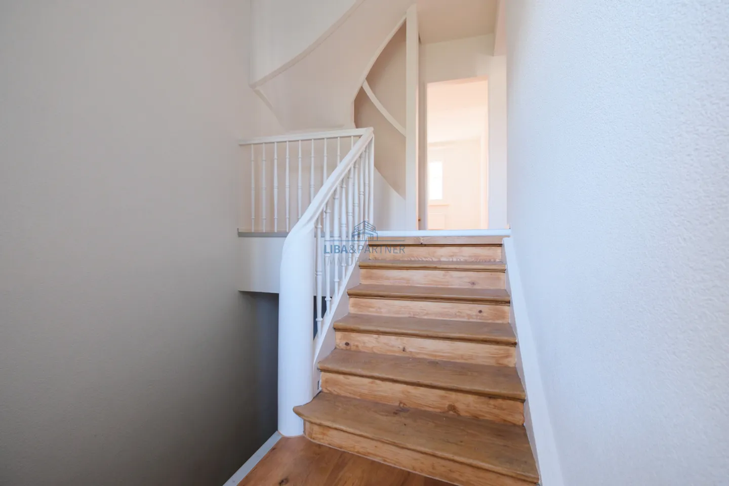 Maisonette completamente ristrutturata con un tocco elegante, antico incontra moderno - Foto 12 di 13