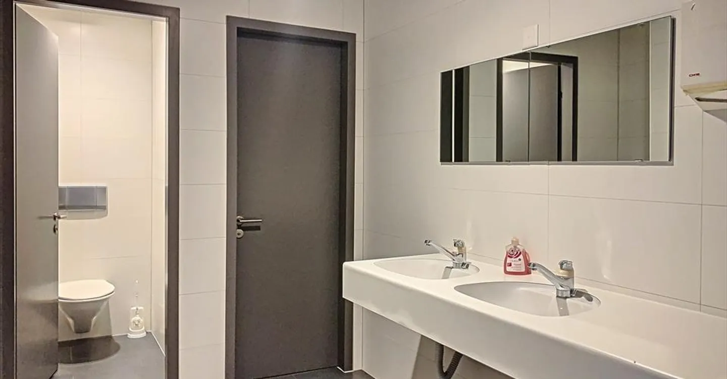 Spazio ufficio in affitto - Foto 1 di 6