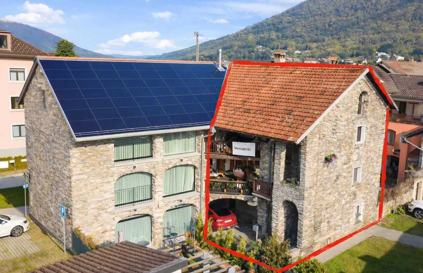 Casa a schiera di 5 stanze a Losone - ristrutturata nel 2020, tranquilla e soleggiata - Foto 2 di 13