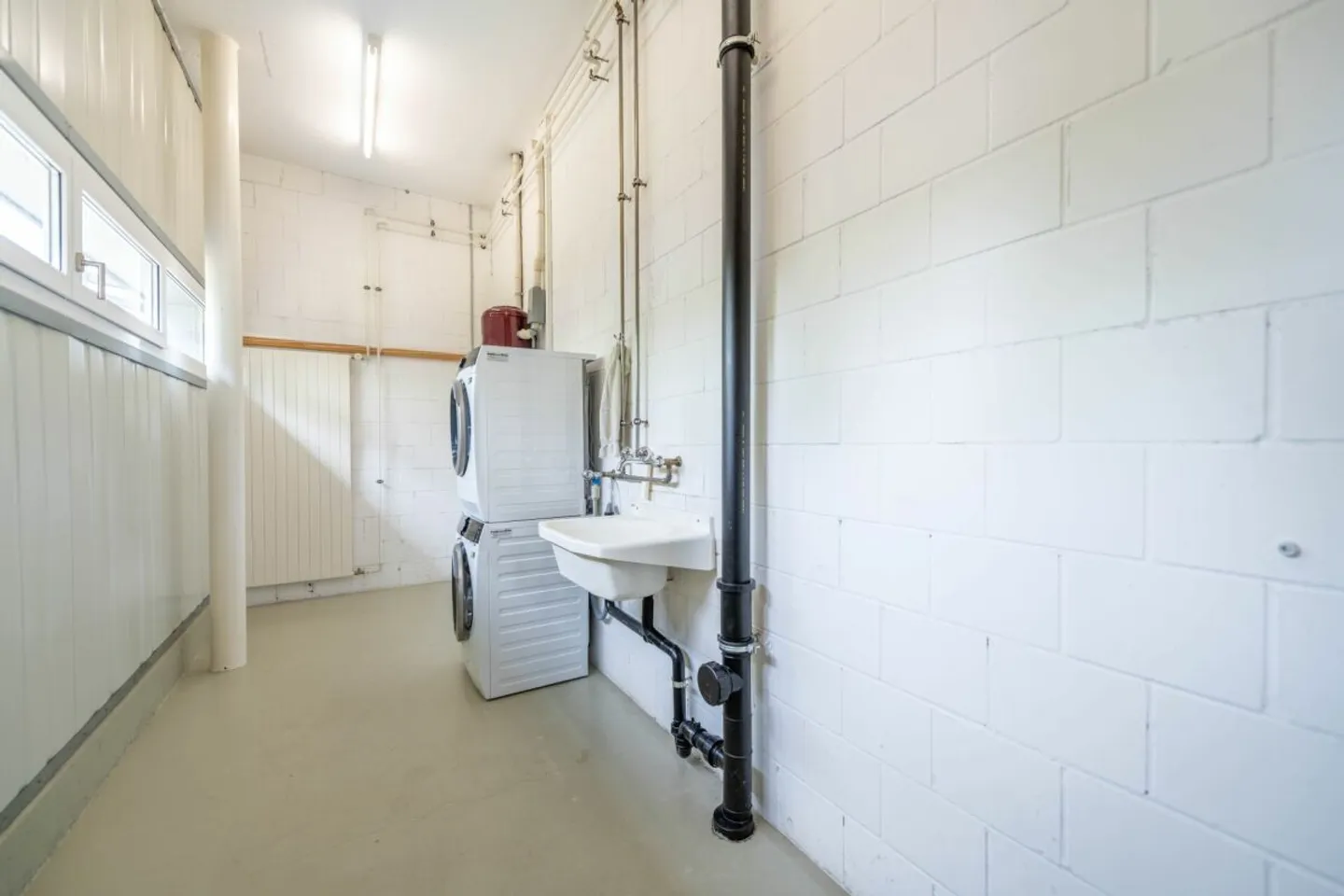 Exclusive Residential and Commercial Property - Photo 9 of 38