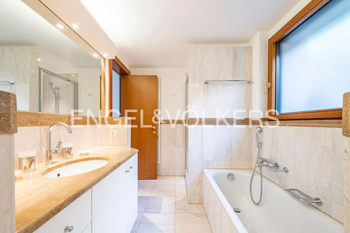 Lakefront Apartments in Lugano - Unit 11 - Photo 11 of 13