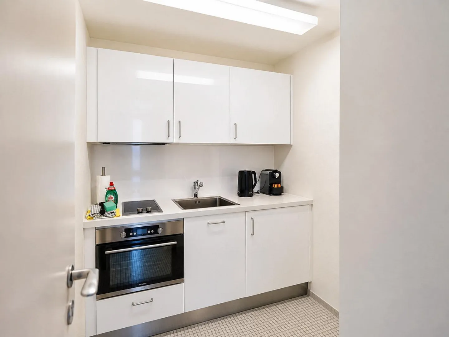 Moderno edificio di appartamenti nel centro città - Foto 4 di 11