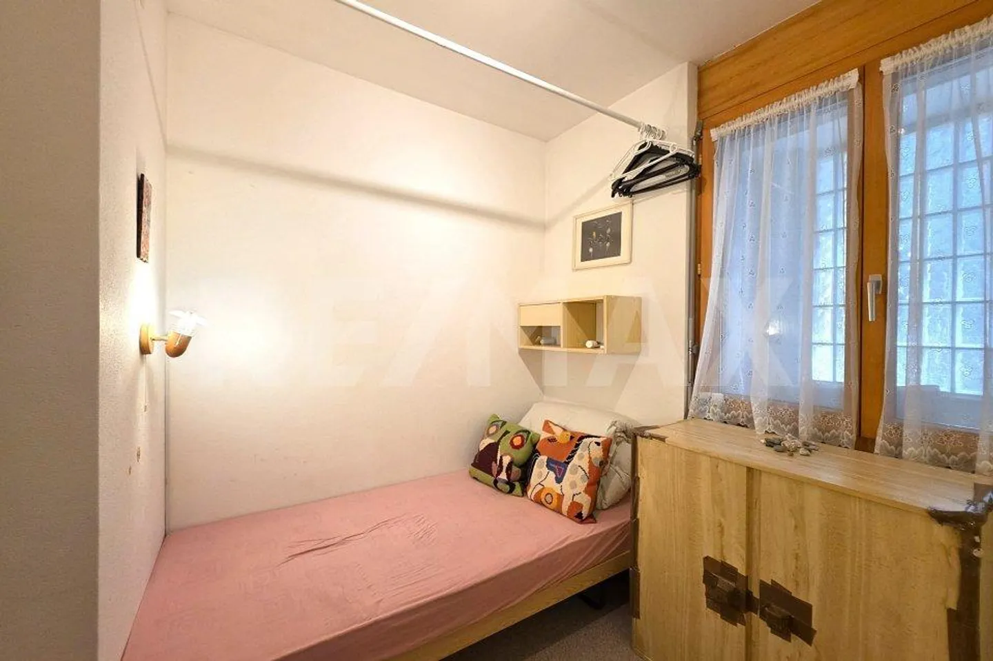 Cosy 2-room apartment with balcony and mountain panorama - Photo 7 of 13