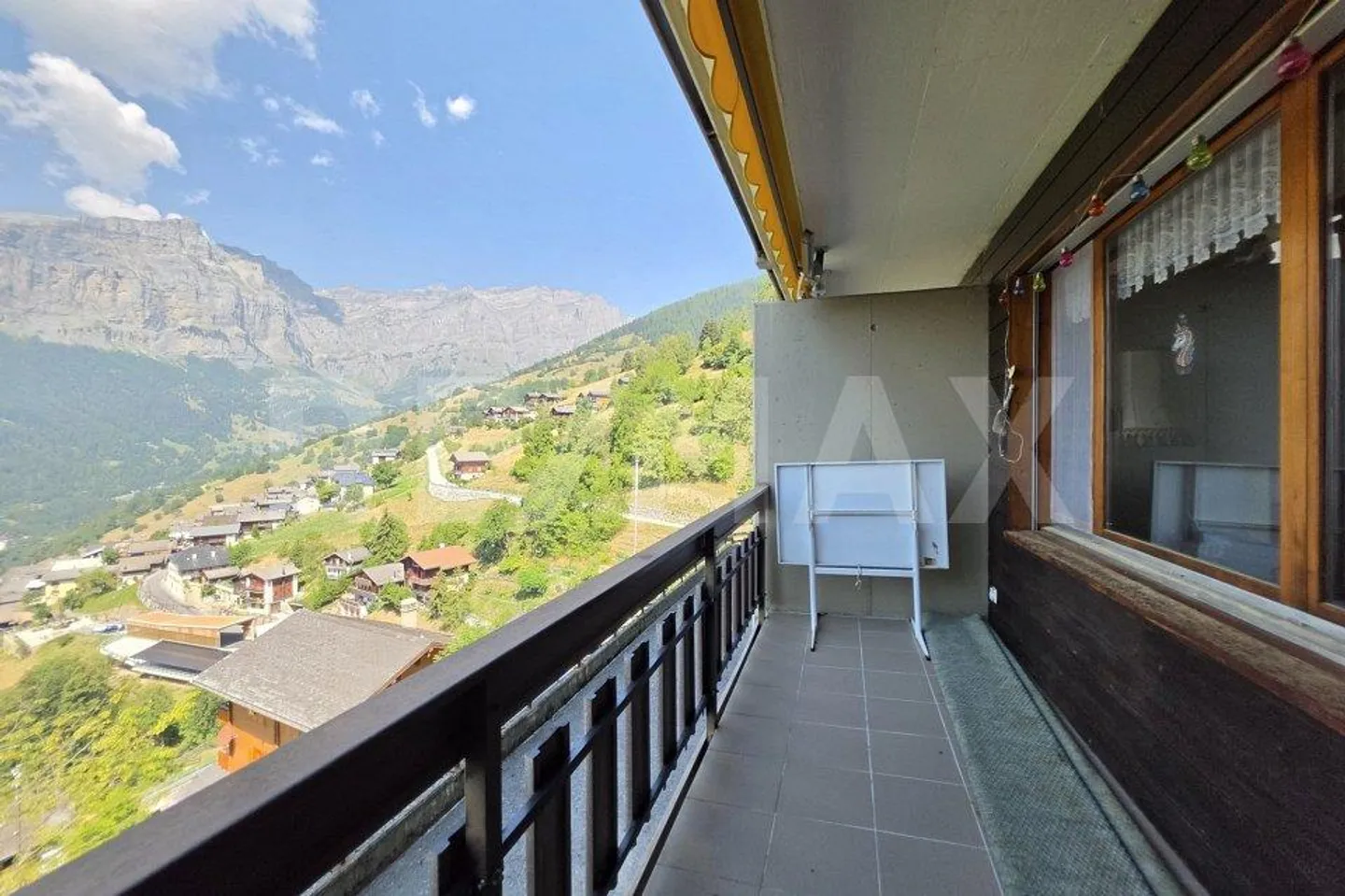 Cosy 2-room apartment with balcony and mountain panorama - Photo 12 of 13