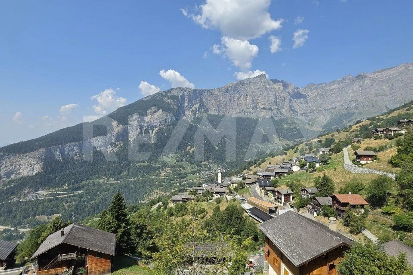 Cosy 2-room apartment with balcony and mountain panorama - Photo 13 of 13