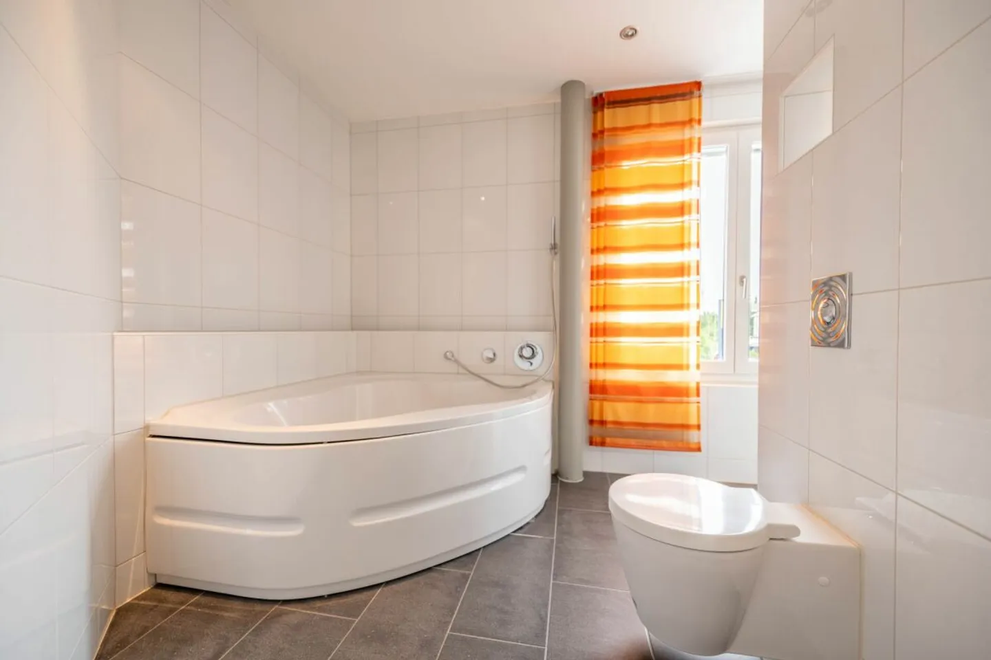Exclusive Residential and Commercial Property - Photo 25 of 38
