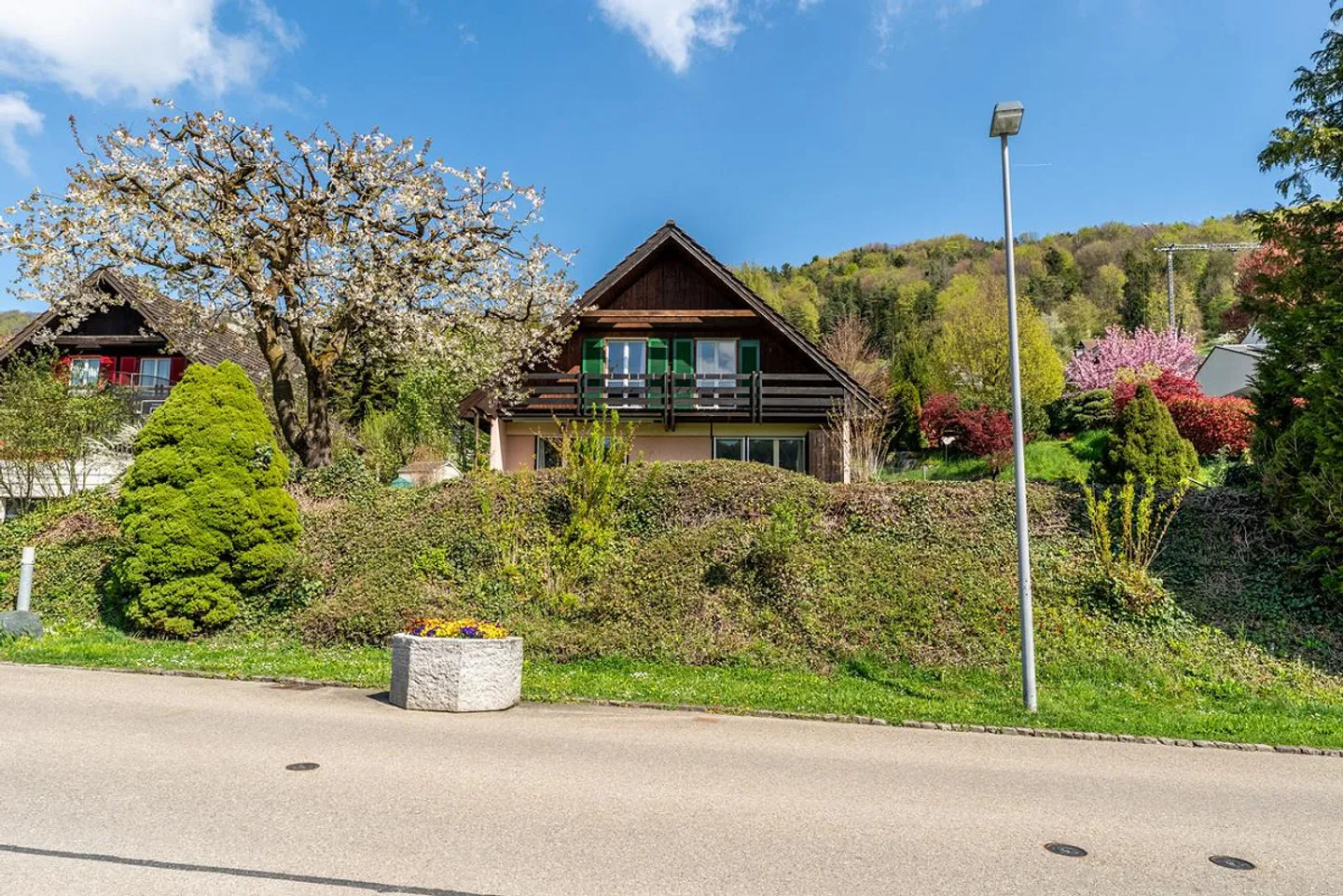 Vivre sur la pente ensoleillée – charmante maison individuelle avec jardin idyllique... - Photo 8 sur 12