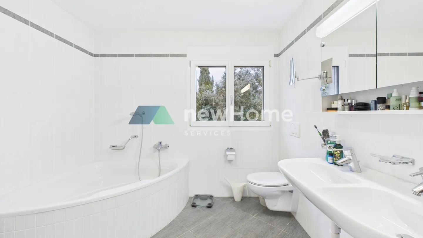 Villa indipendente ristrutturata secondo il gusto del tempo - Foto 8 di 9