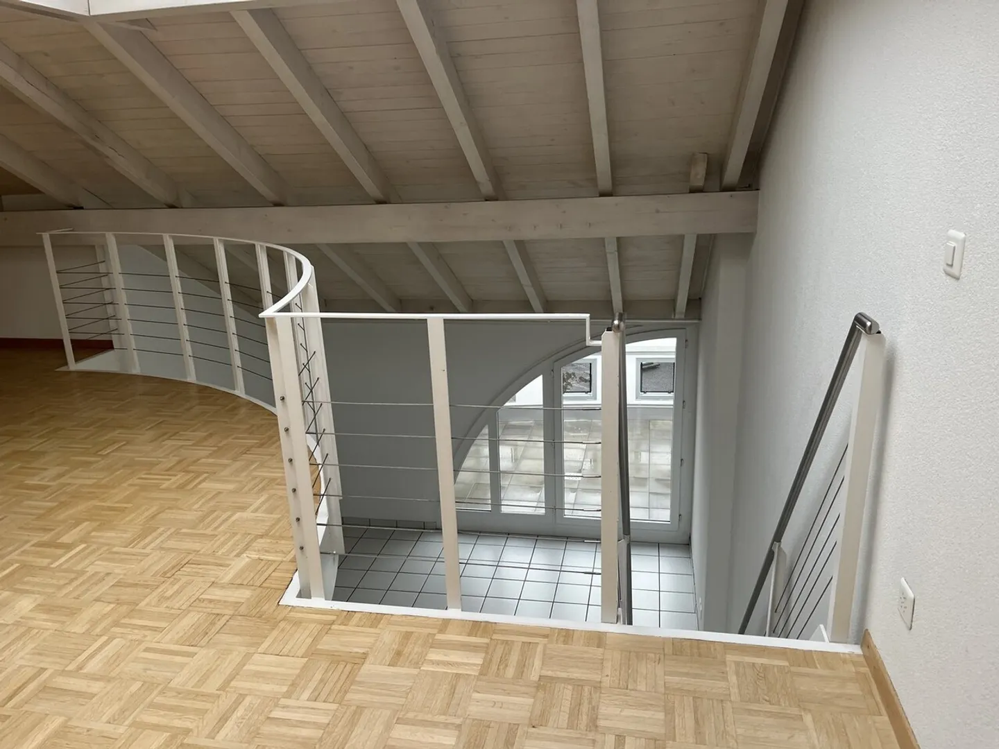 Sunny 3-room maisonette apartment for rent - Photo 2 of 7