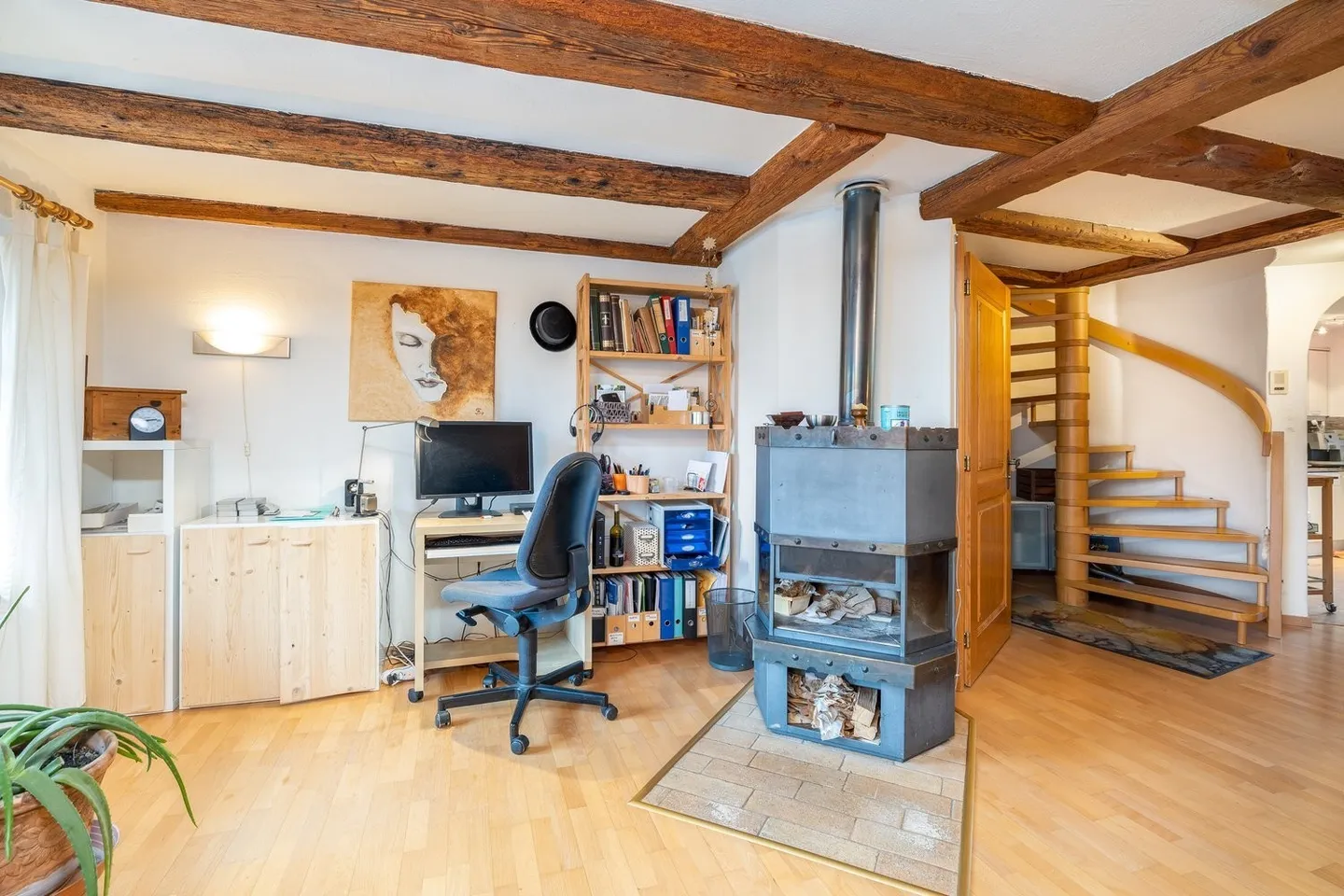 Appartamento duplex 4.5 camere affascinante in una casa a schiera storica - Foto 3 di 13