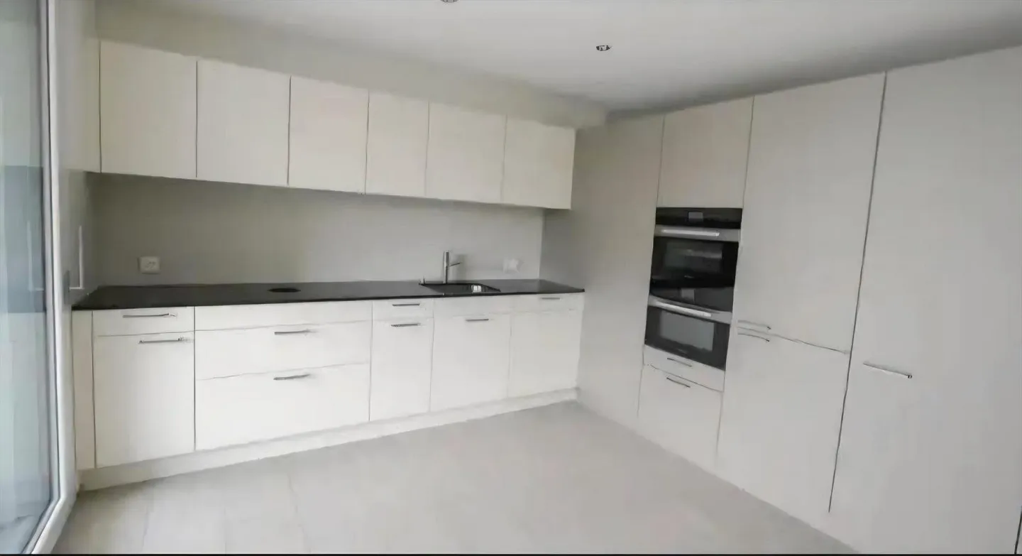 4.5 Rooms, 1st Floor, 115m² - Photo 3 of 9