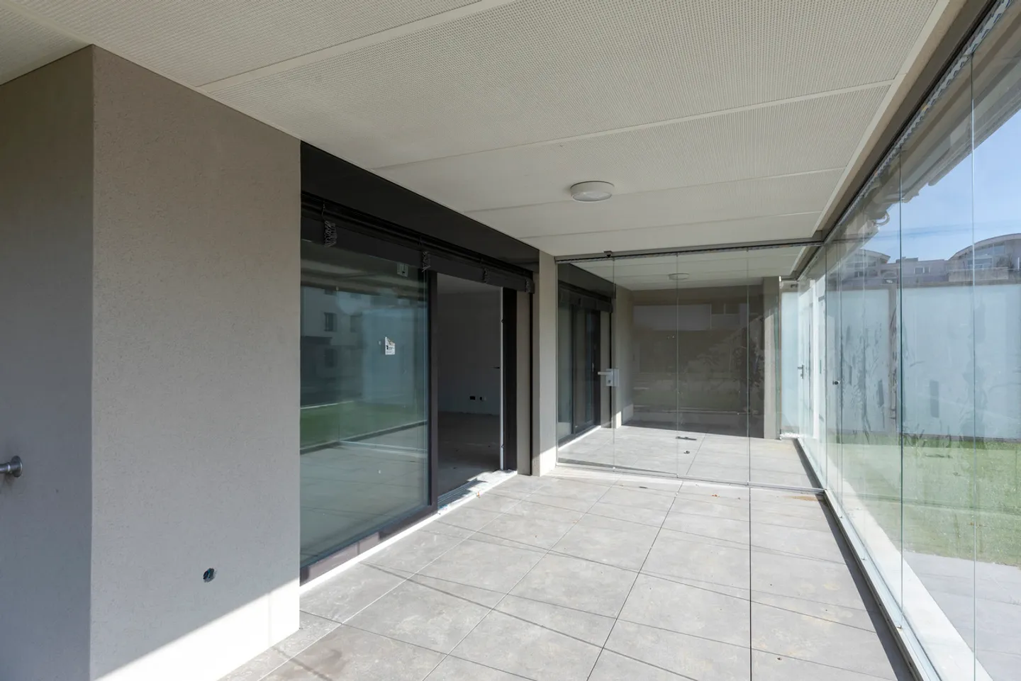 Apartment with 4.5 rooms on the ground floor - with terrace and garden - Photo 10 of 17