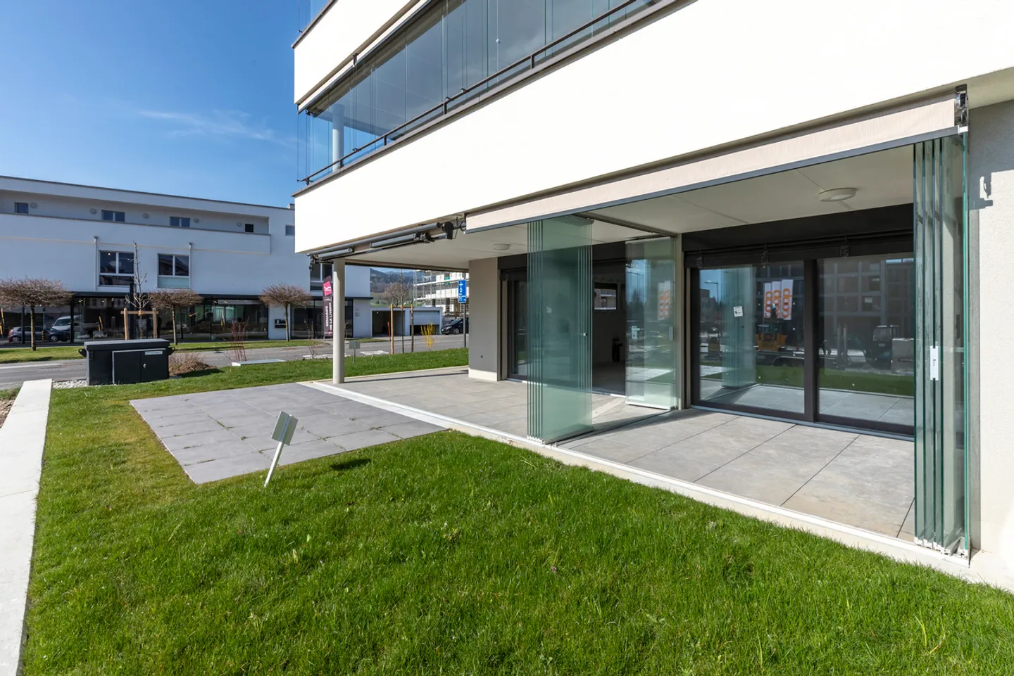 Apartment with 4.5 rooms on the ground floor - with terrace and garden - Photo 14 of 17