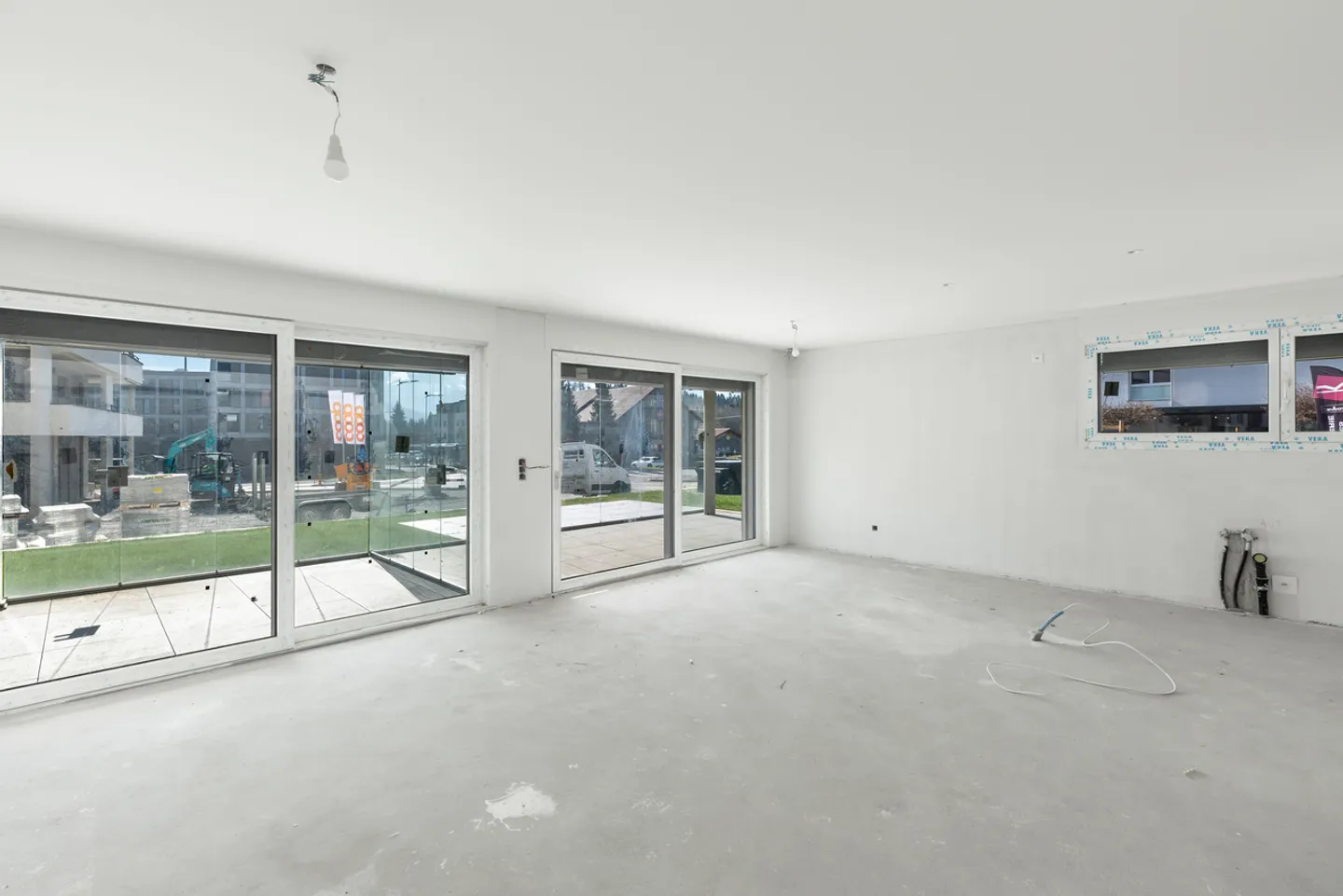 Apartment with 4.5 rooms on the ground floor - with terrace and garden - Photo 8 of 17