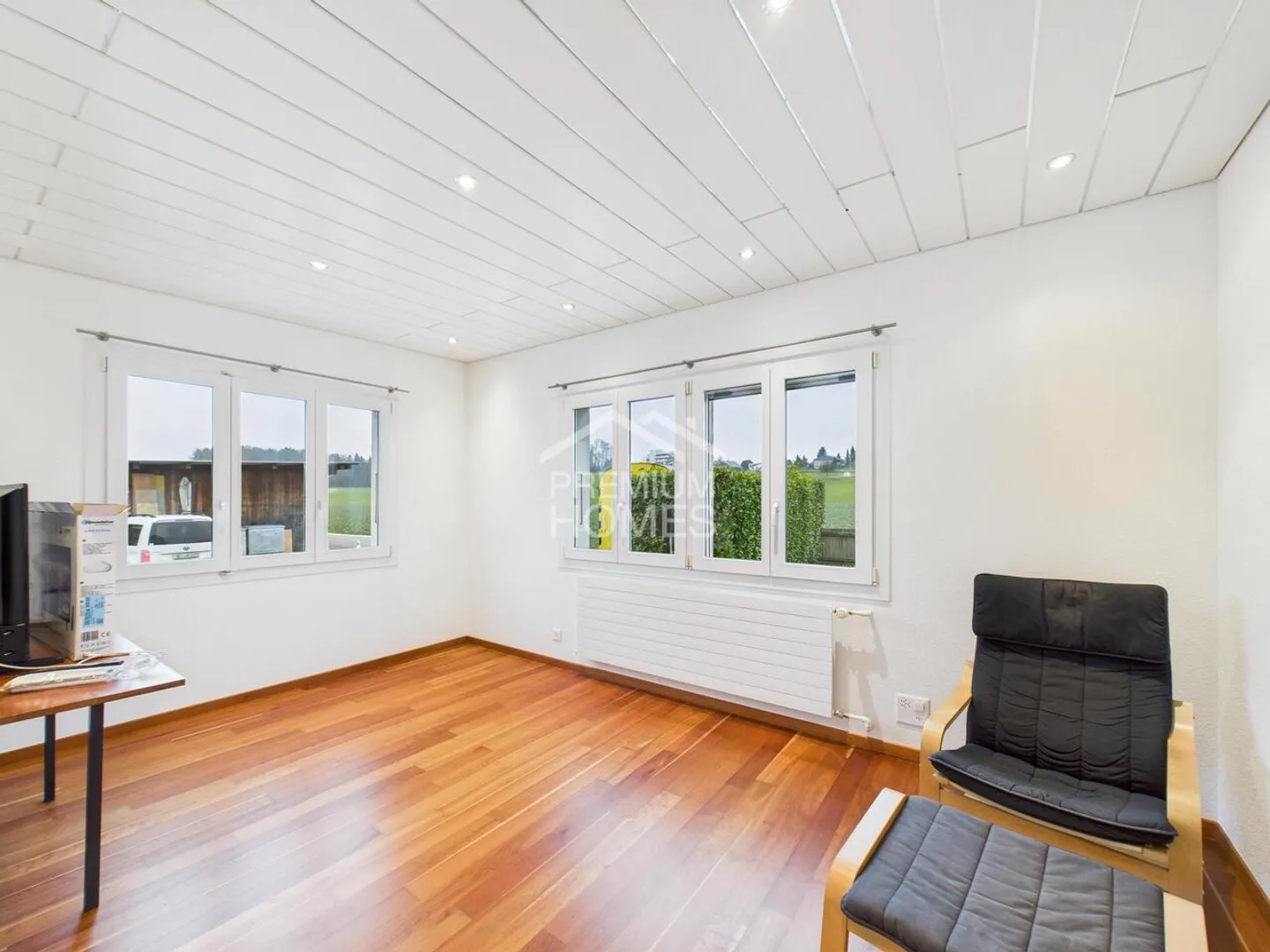 Rare combination of commercial and residential - Photo 11 of 13