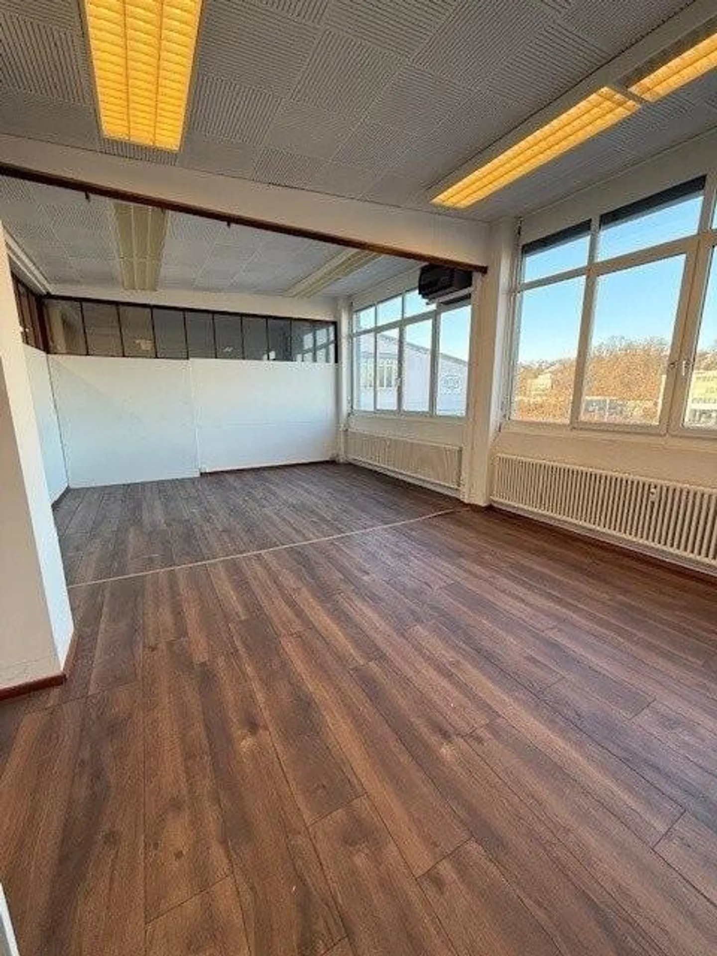 Bright and versatile commercial space in the sought-after Dreispitz! - Photo 2 of 8