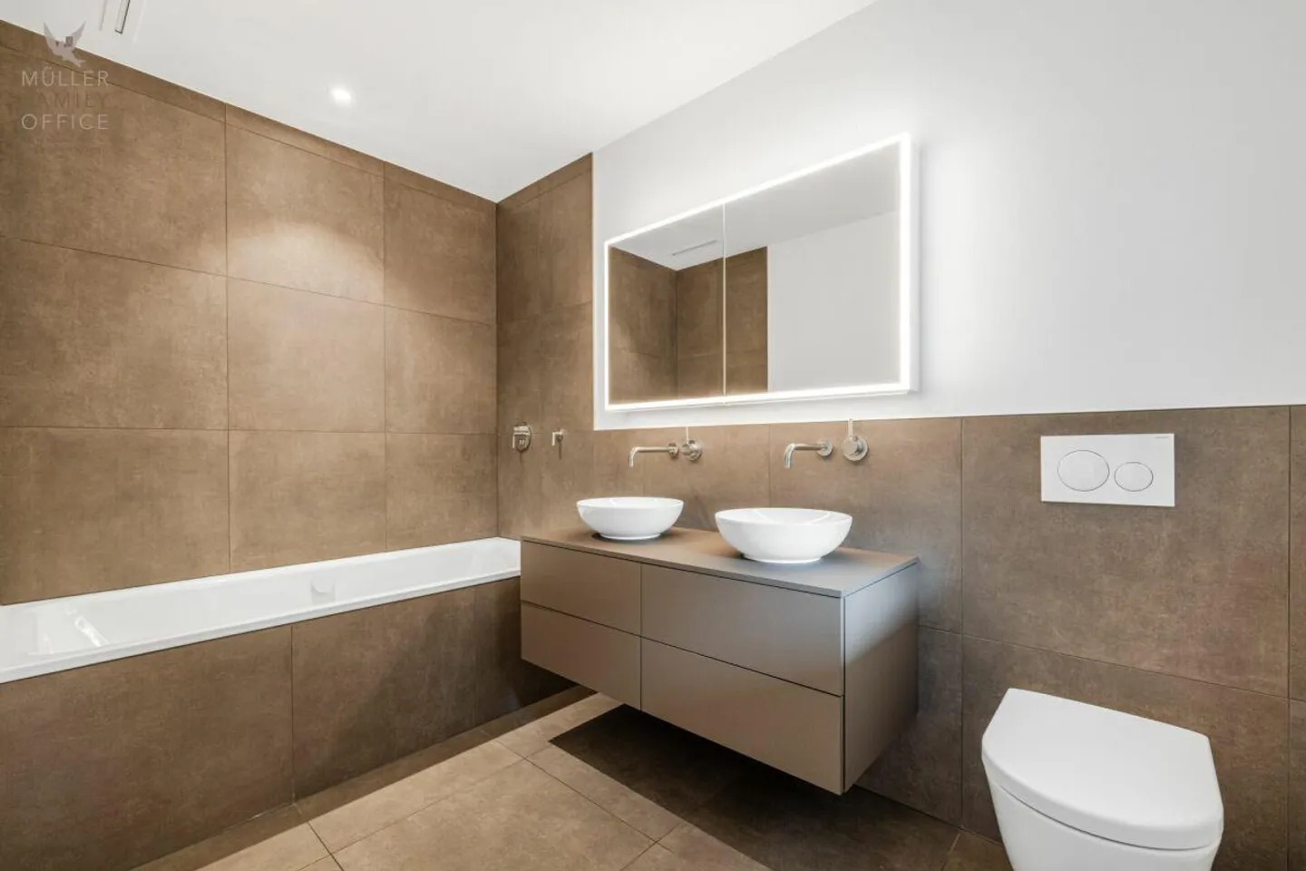 Attractive 4 1/2 Room New Apartment with Unique View of the... - Photo 9 of 13