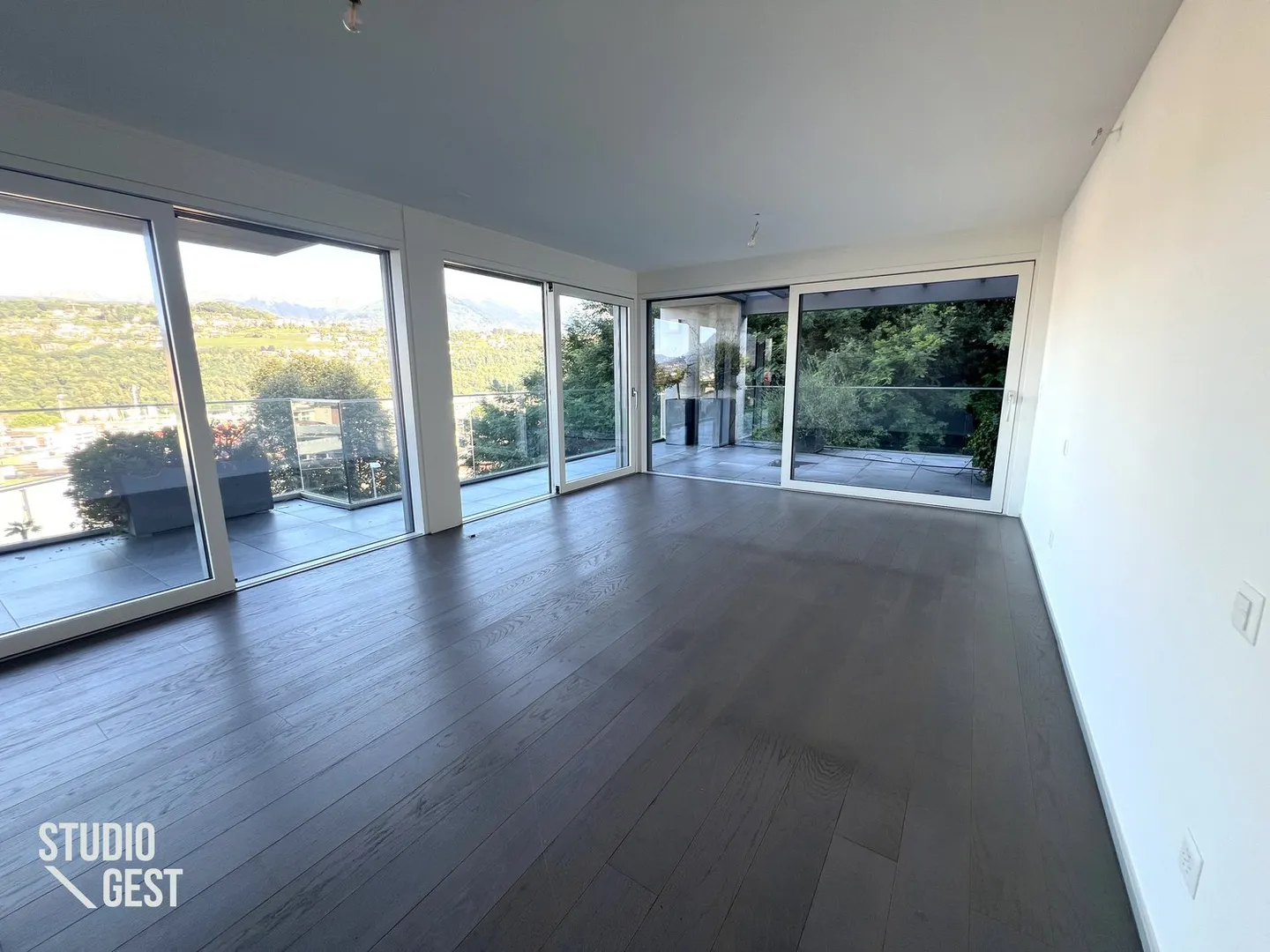 Elegante Attikawohnung mit sehr grosser überdachter Terrasse - Foto 15 von 25