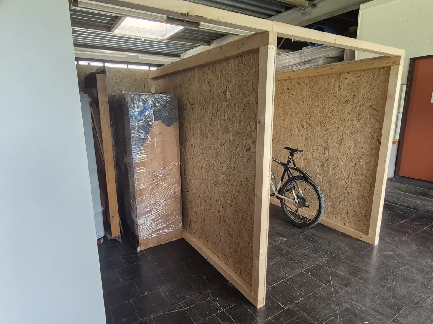 Free Storage Spaces / Boxes (various sizes) - Photo 2 of 4