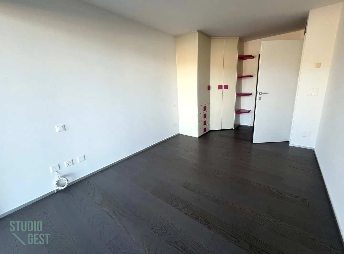 Elegante Attikawohnung mit sehr grosser überdachter Terrasse - Foto 17 von 25