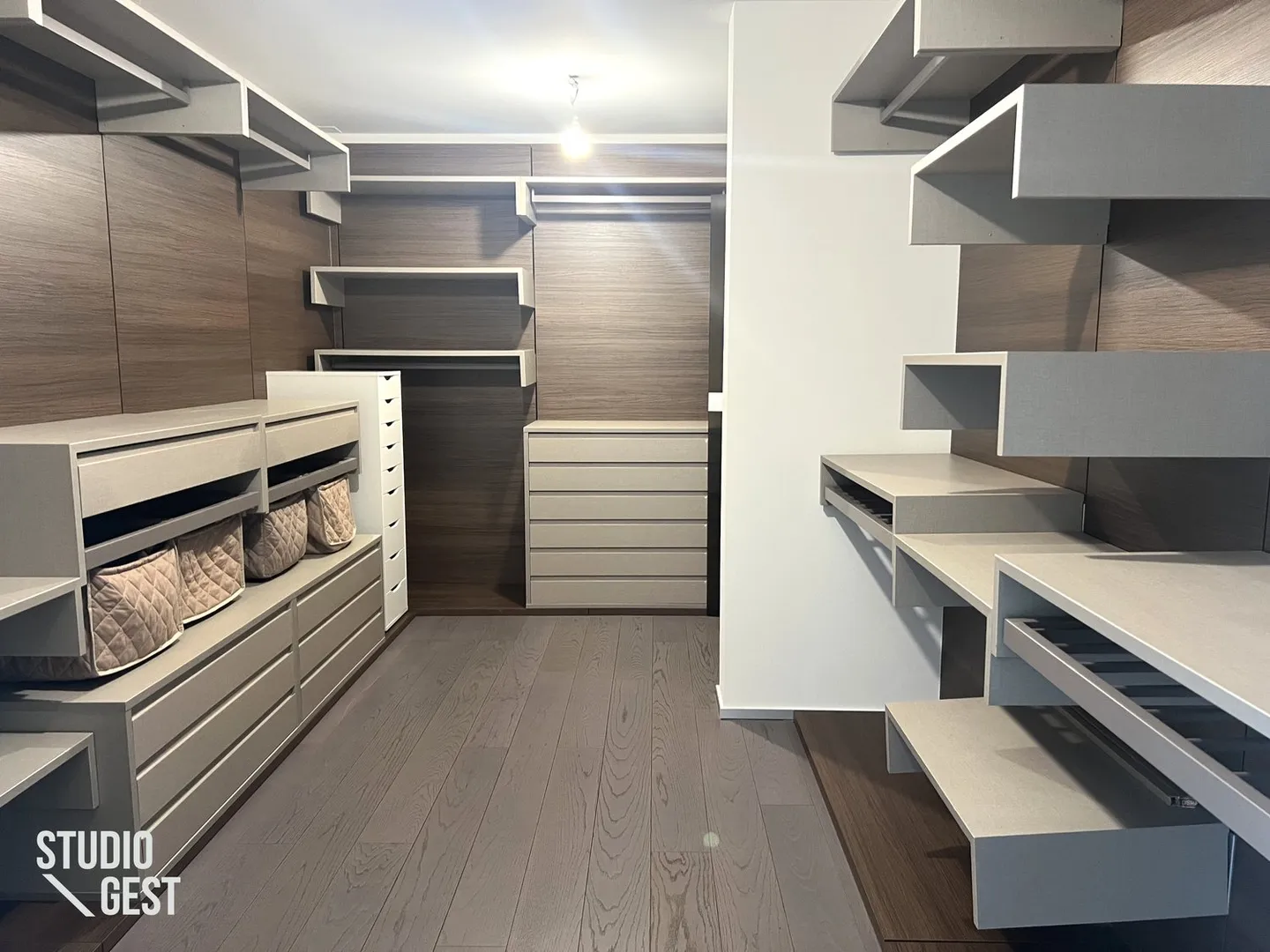 Elegante Attikawohnung mit sehr grosser überdachter Terrasse - Foto 18 von 25