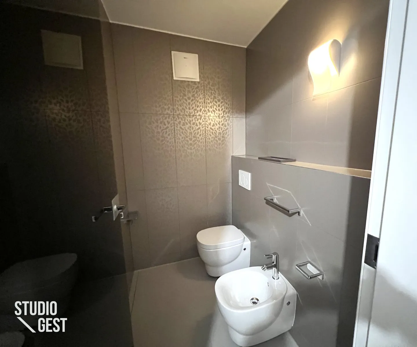 Elegante Attikawohnung mit sehr grosser überdachter Terrasse - Foto 21 von 25